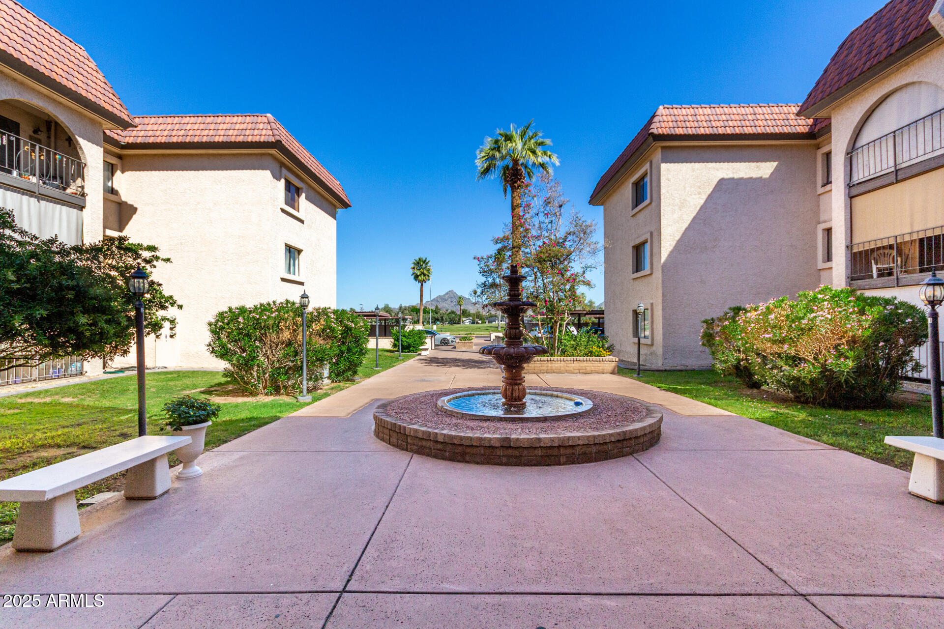 3033 E DEVONSHIRE Avenue, 1037