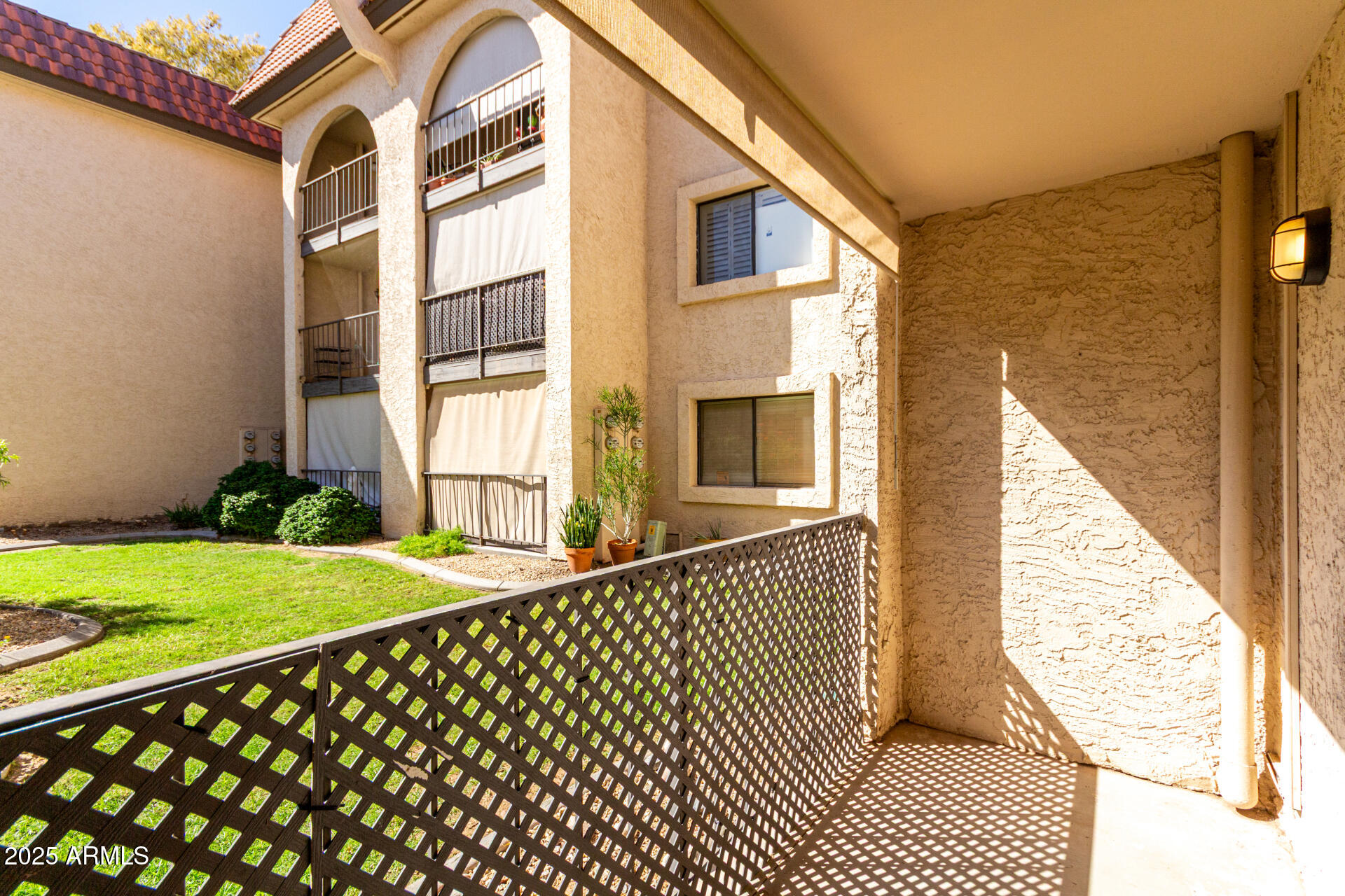3033 E DEVONSHIRE Avenue, 1037