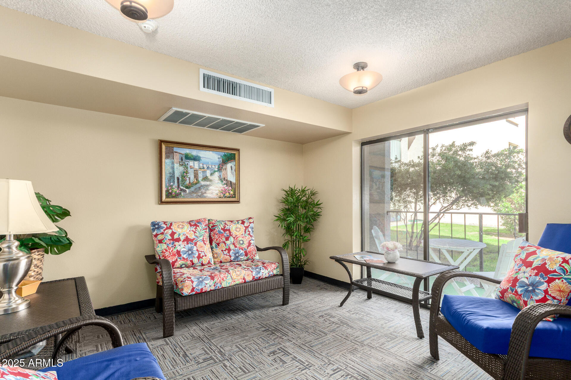 3033 E DEVONSHIRE Avenue, 1037