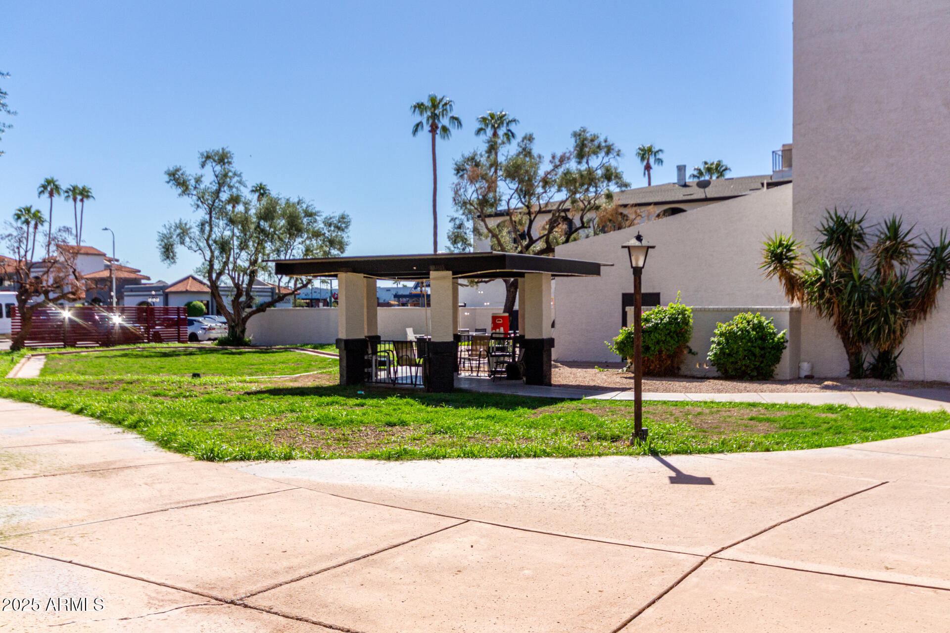 3033 E DEVONSHIRE Avenue, 1037