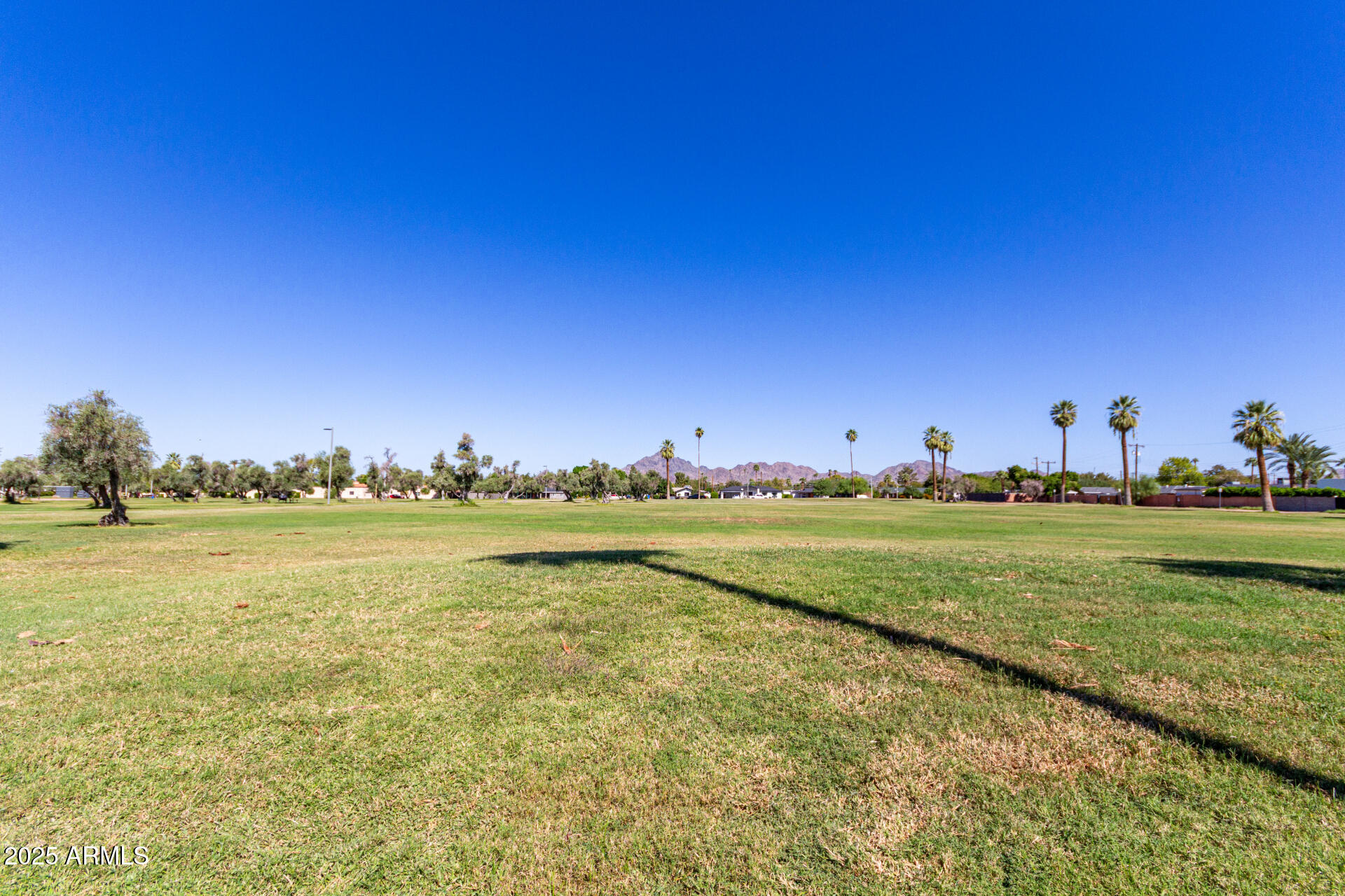 3033 E DEVONSHIRE Avenue, 1037