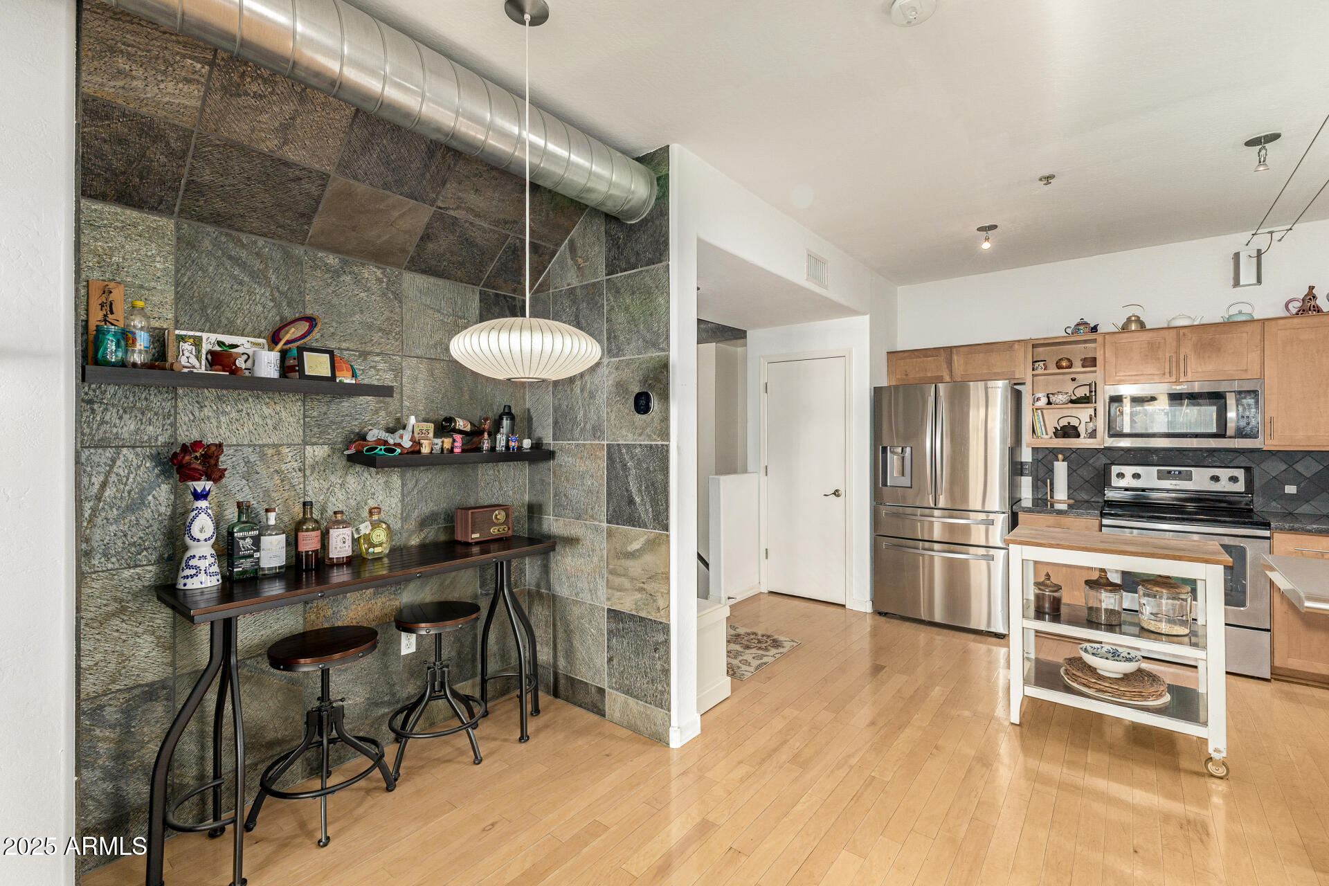 706 E WASHINGTON Street 114