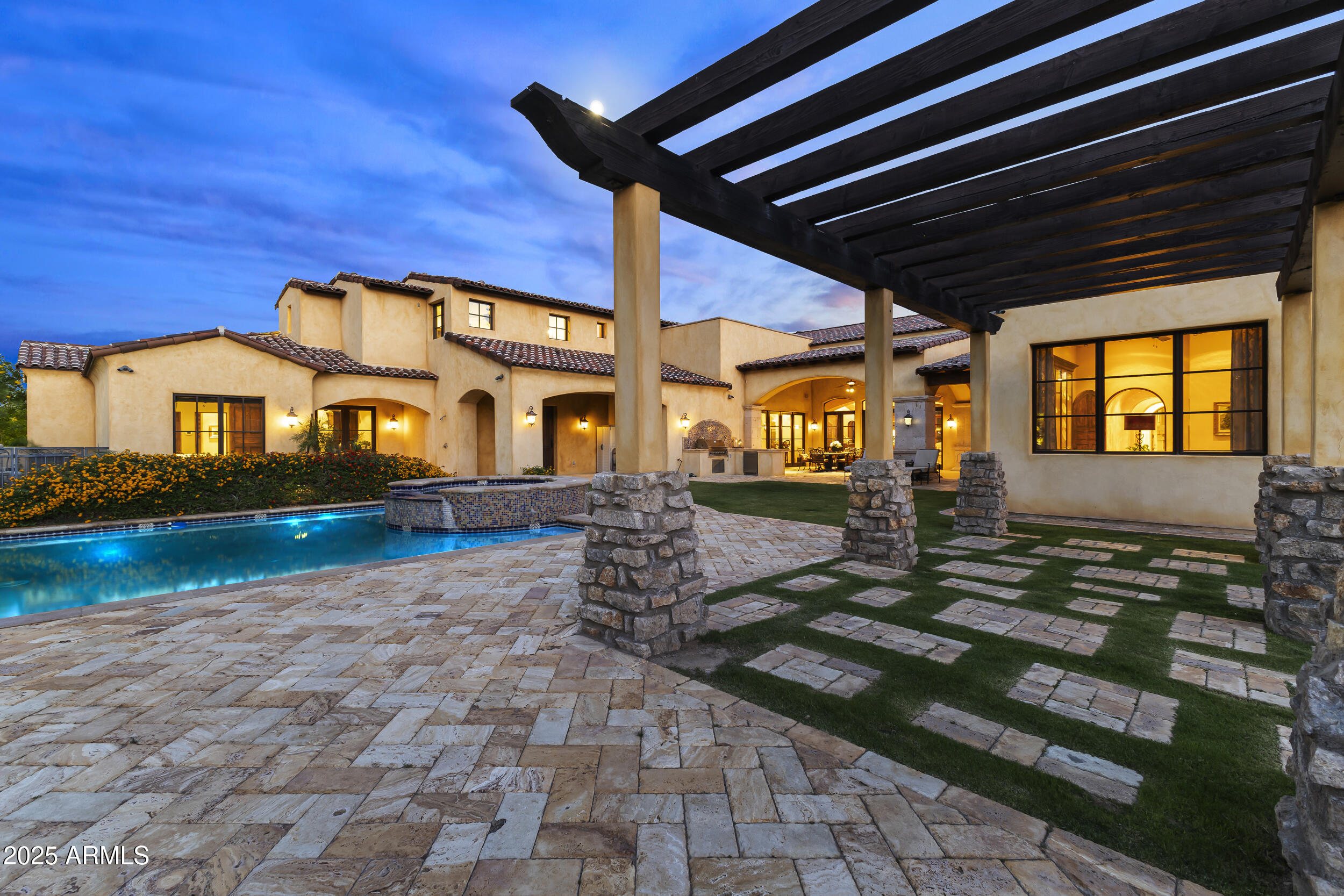 4334 E Desert Crest Drive