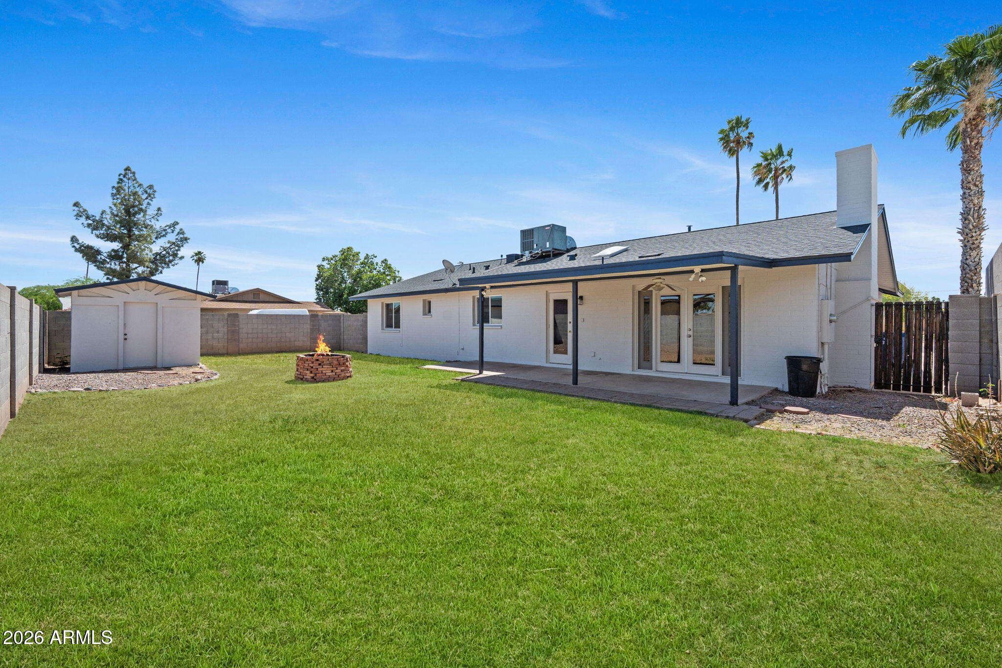 1664 E DEL RIO Drive