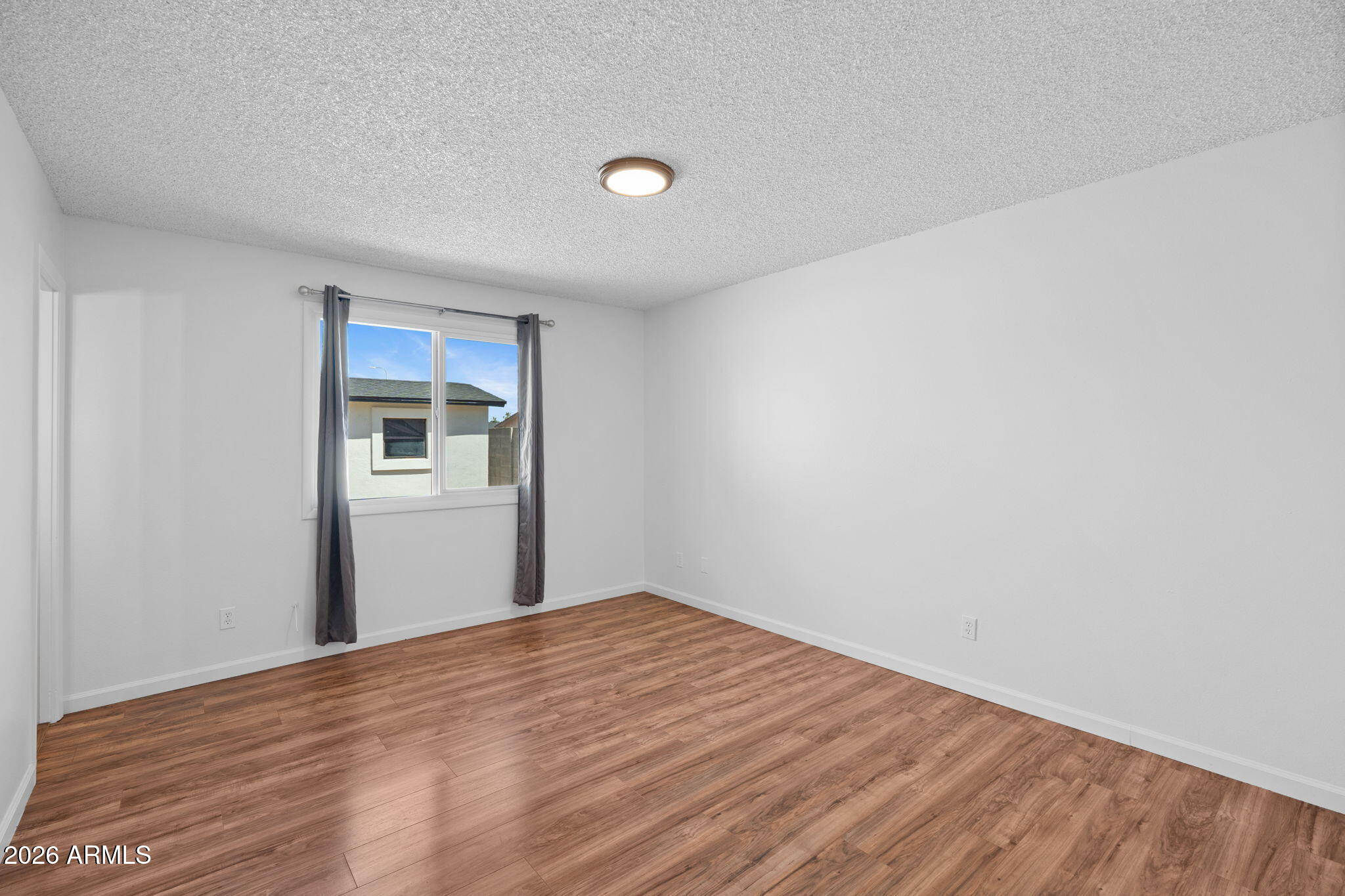 1664 E DEL RIO Drive