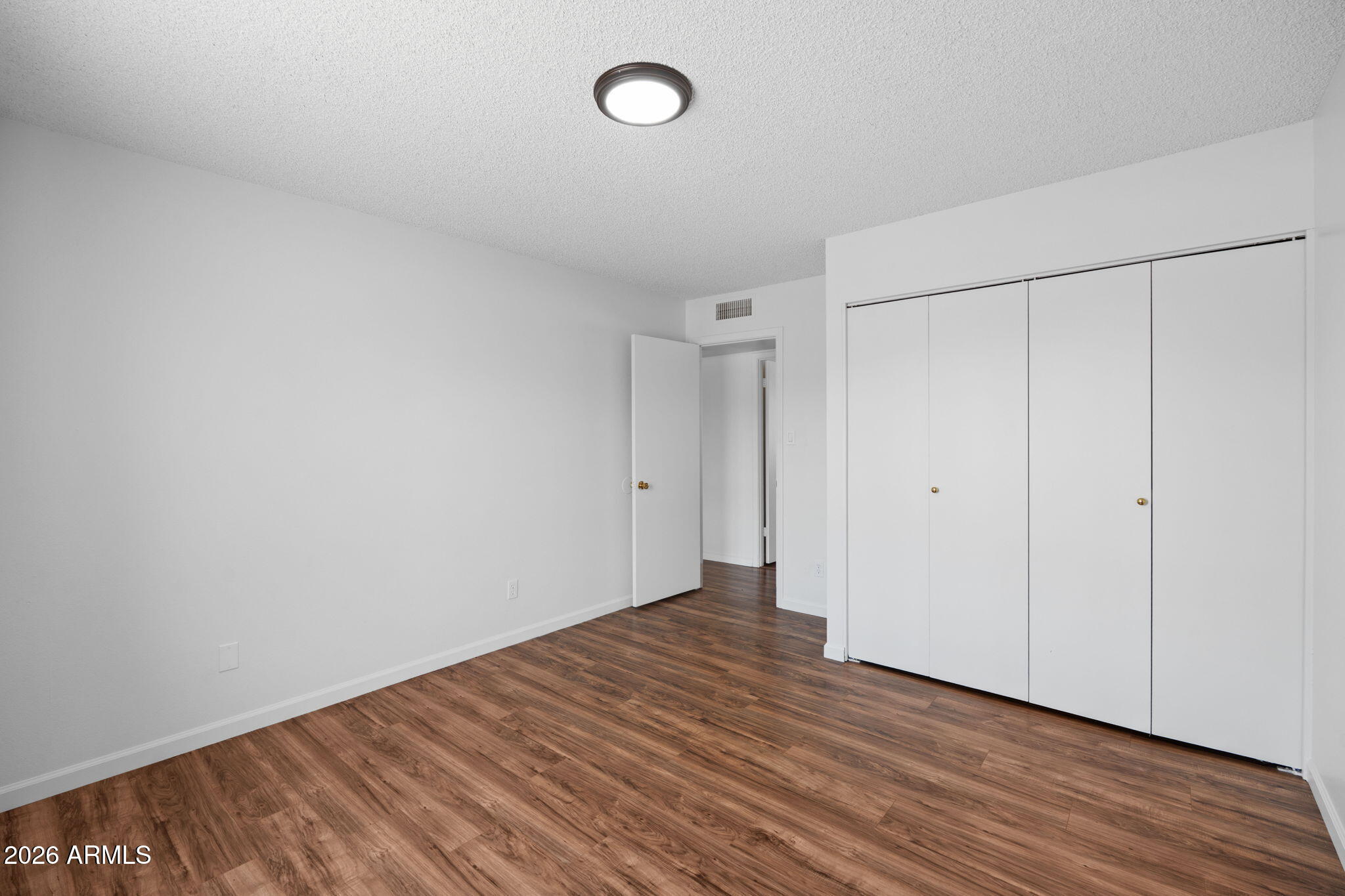 1664 E DEL RIO Drive