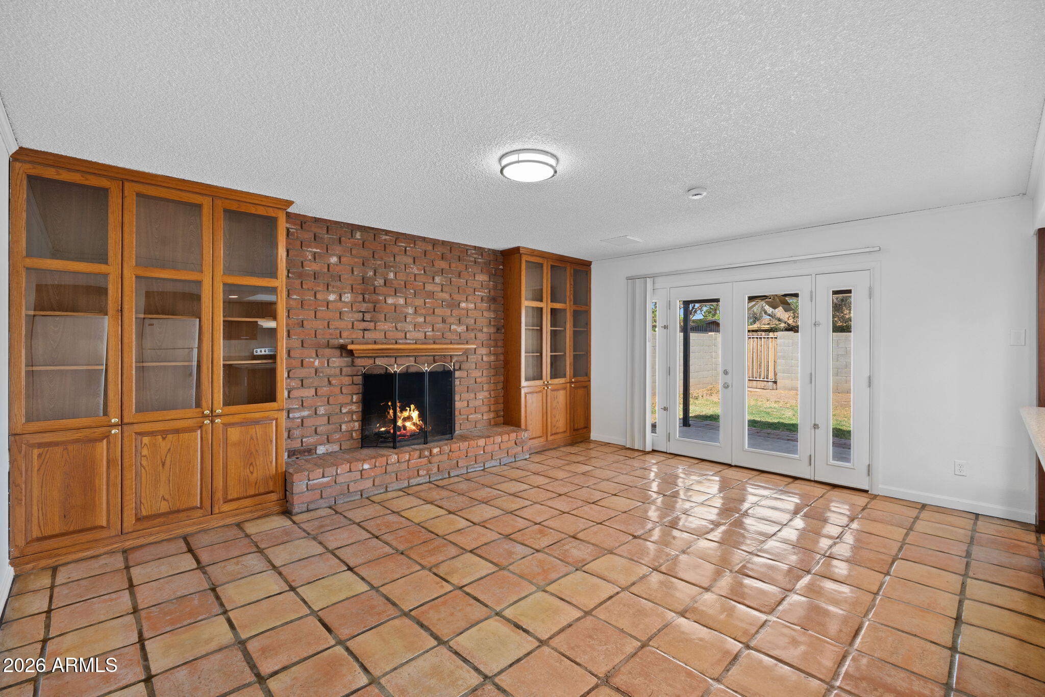 1664 E DEL RIO Drive