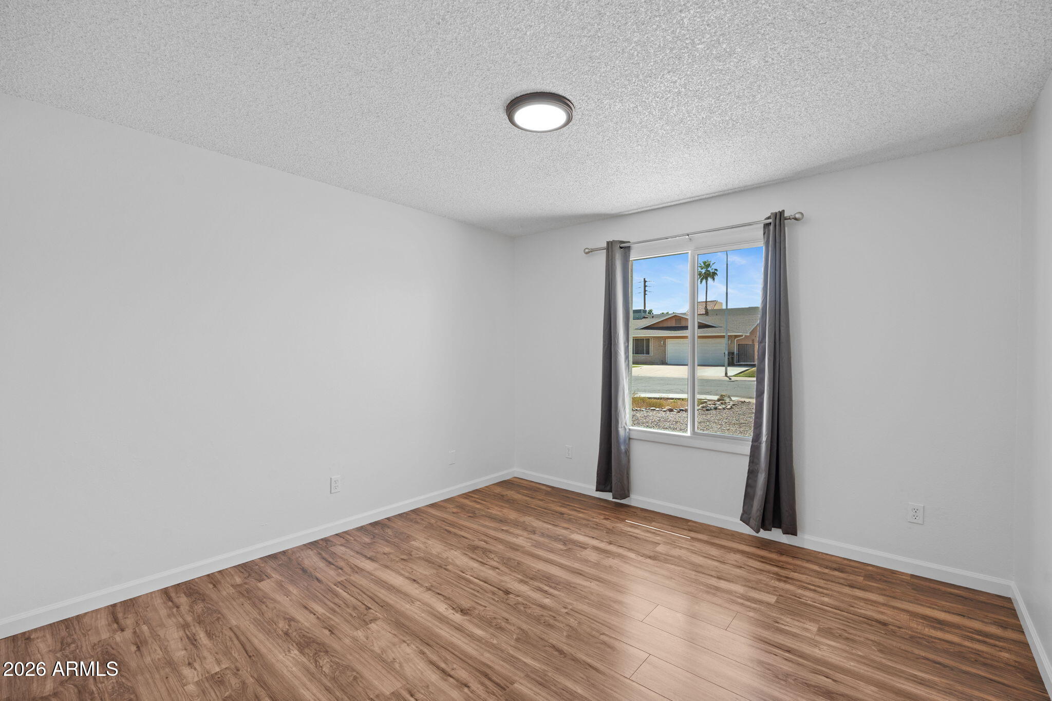 1664 E DEL RIO Drive