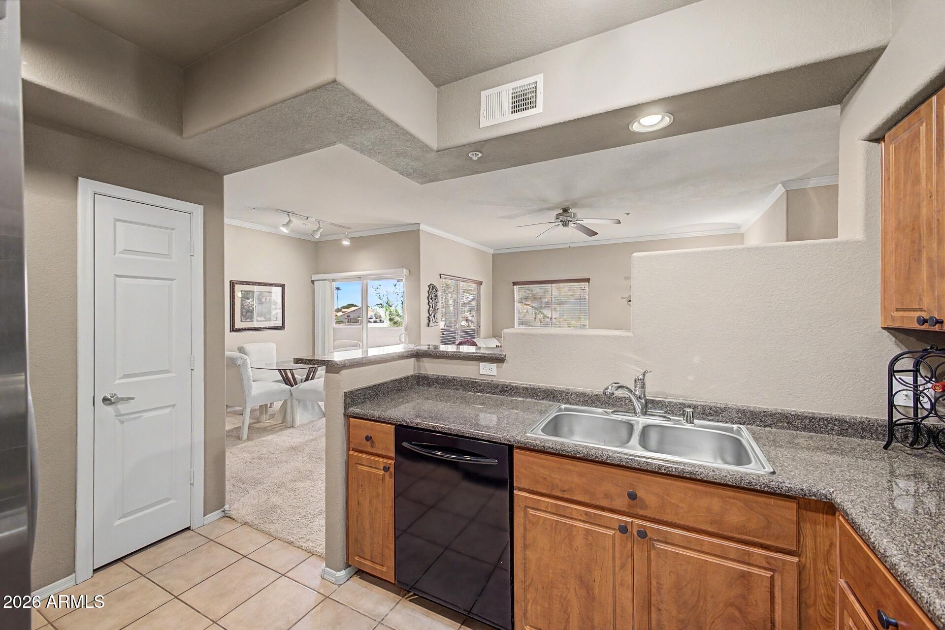 7401 W ARROWHEAD CLUBHOUSE Drive 2087