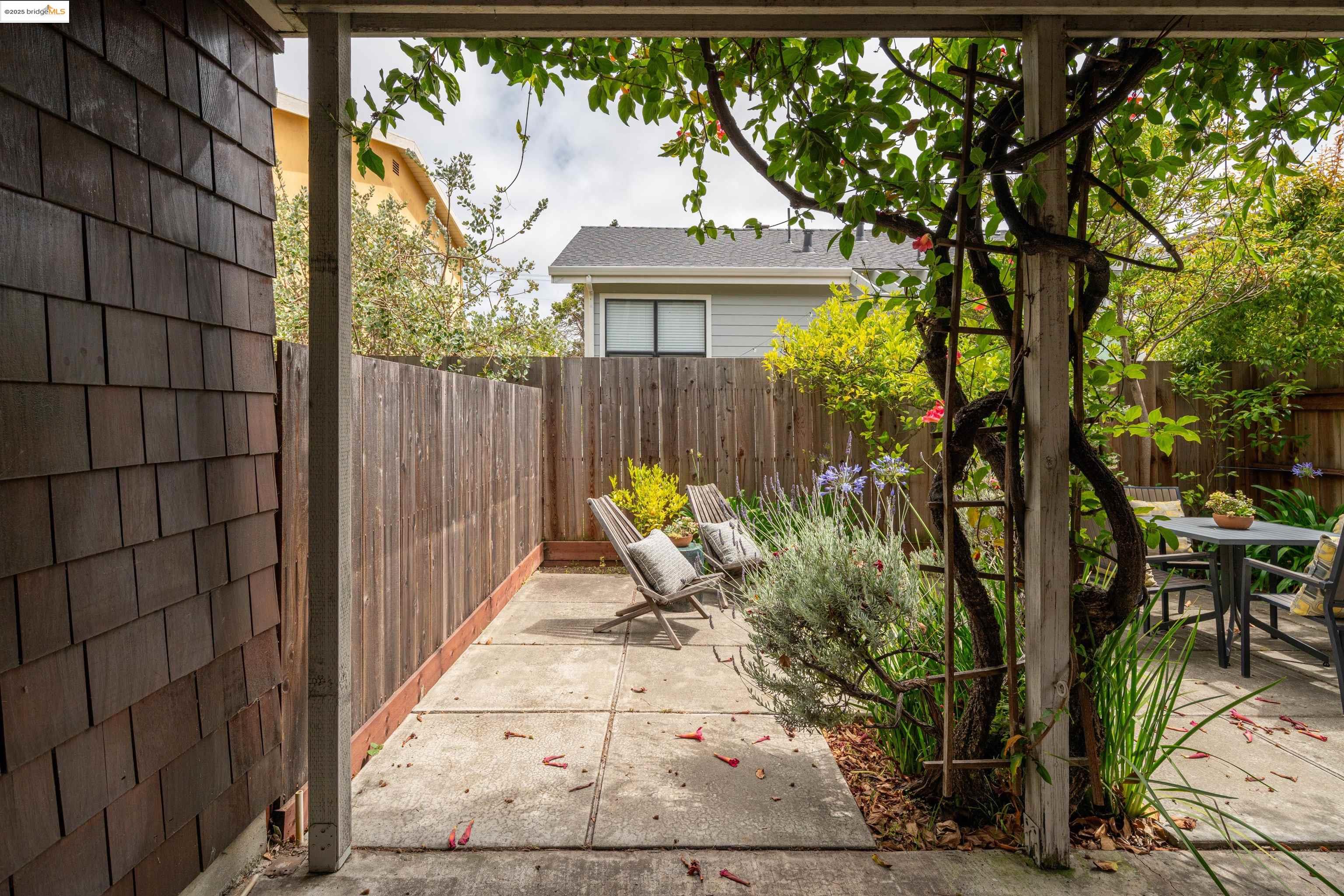 1812 Dwight Way # 2 Unit: 1-2