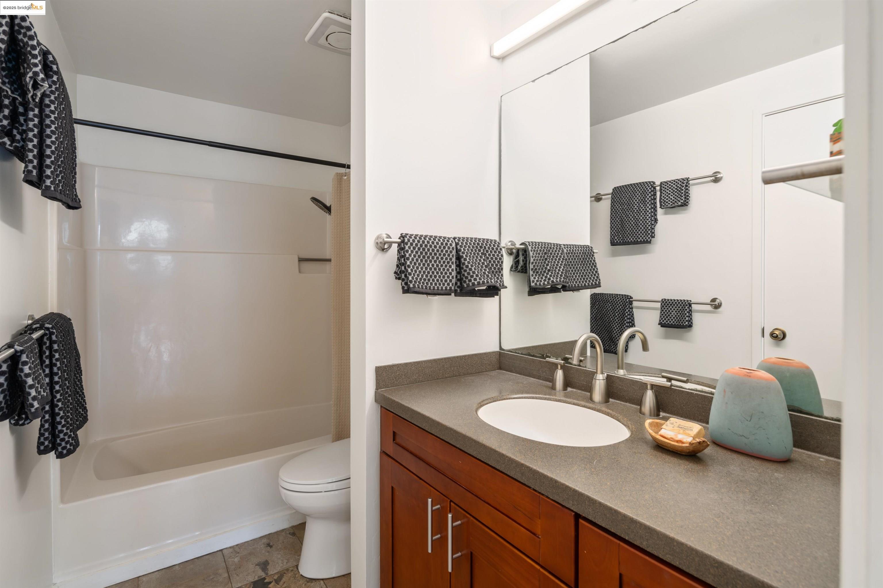 1812 Dwight Way # 2 Unit: 1-2