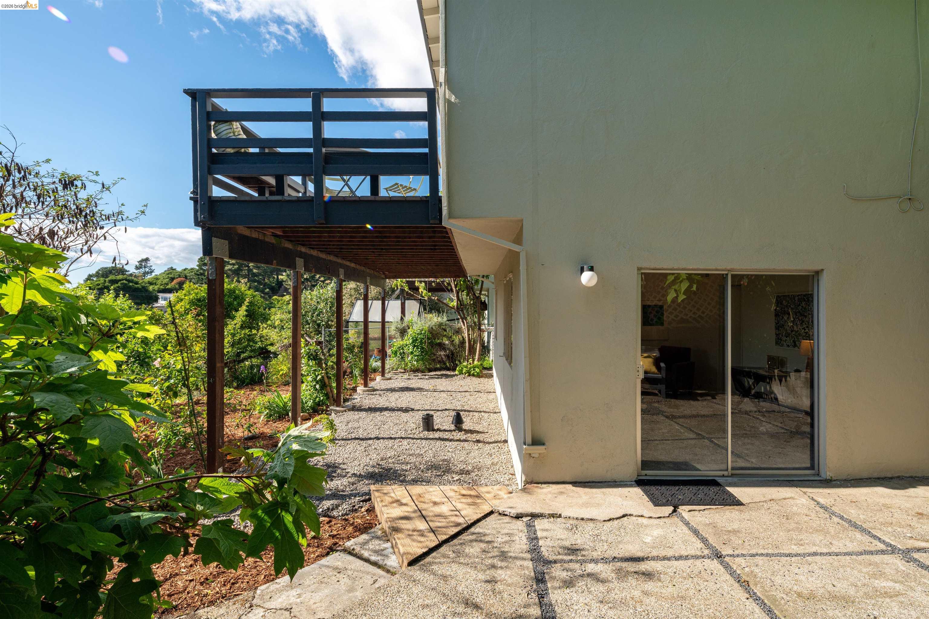 5941 Harbor View Ave