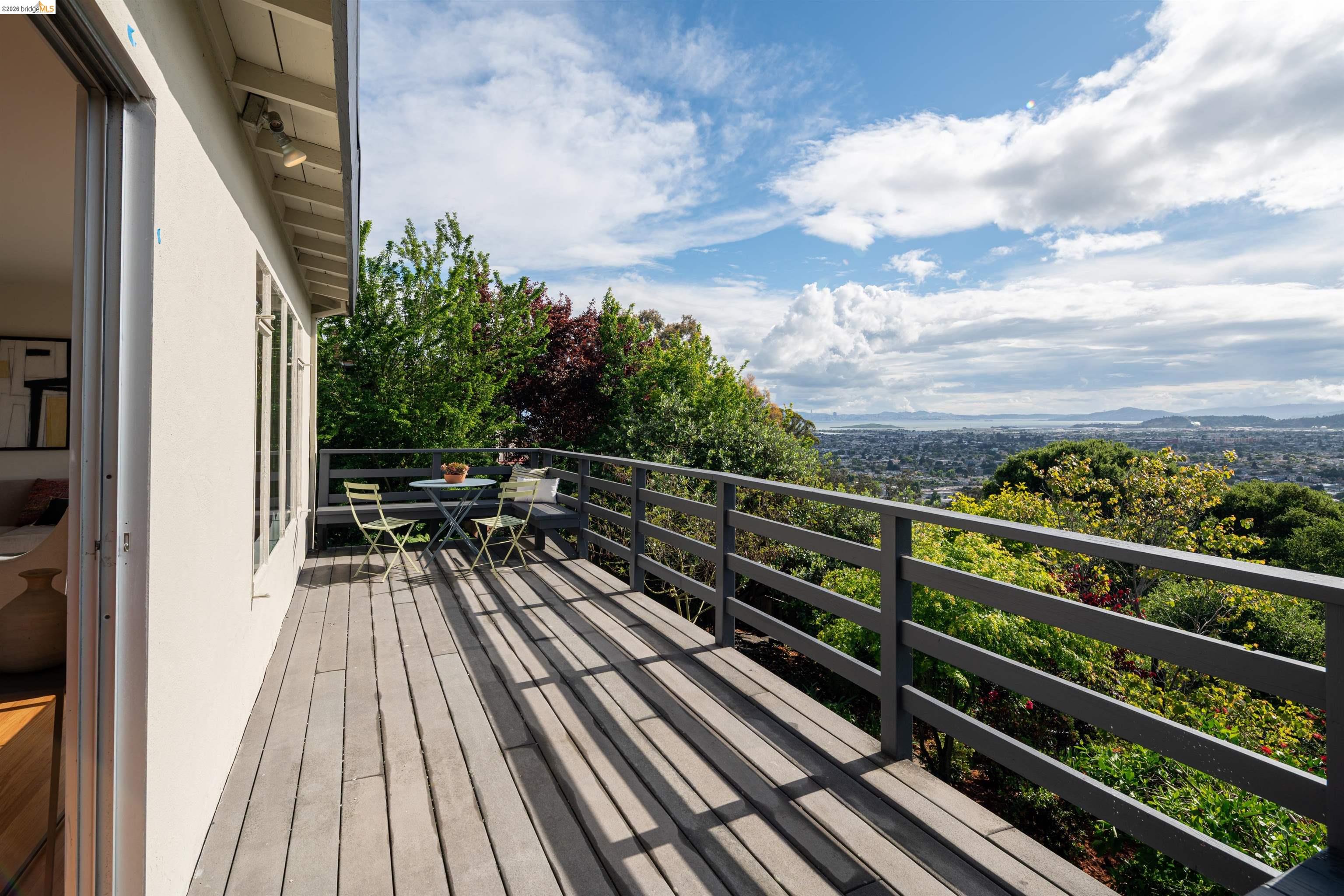 5941 Harbor View Ave