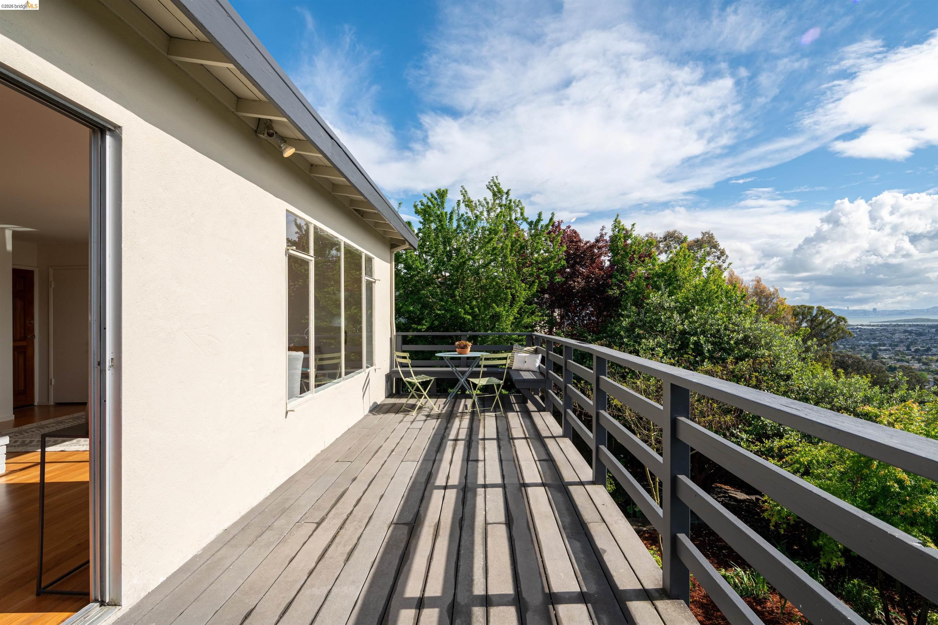 5941 Harbor View Ave