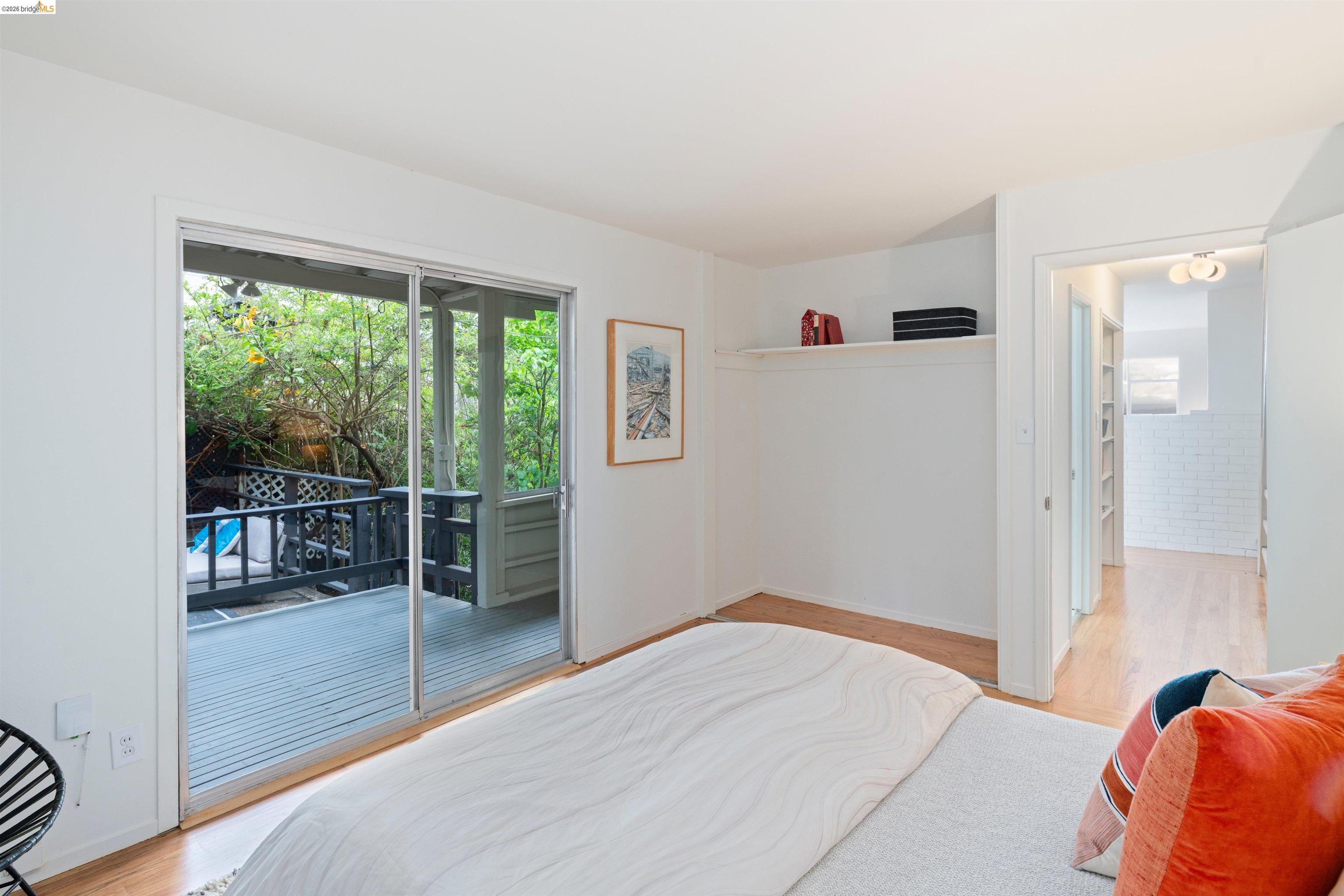 5941 Harbor View Ave