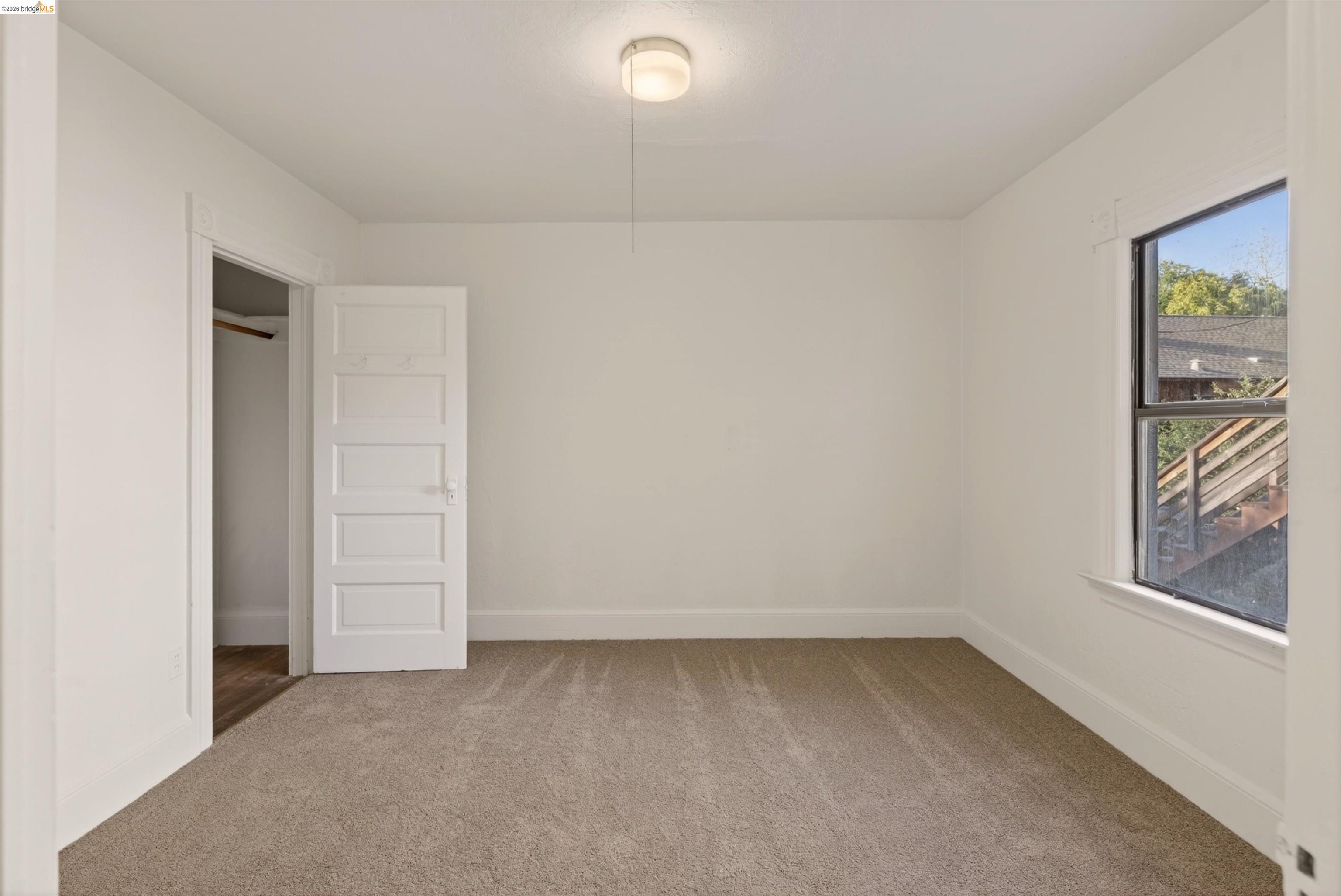 2338 Roosevelt Ave