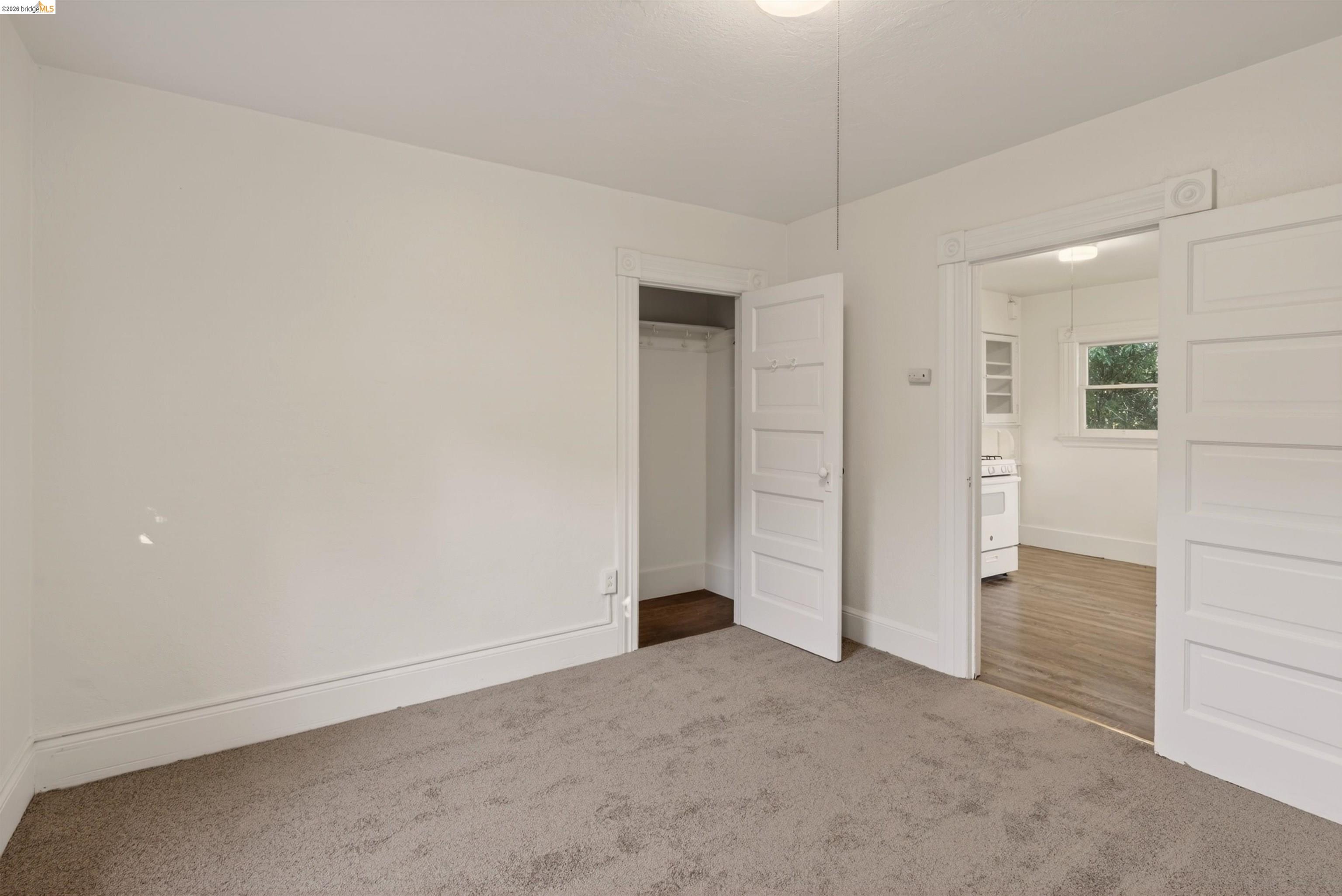 2338 Roosevelt Ave