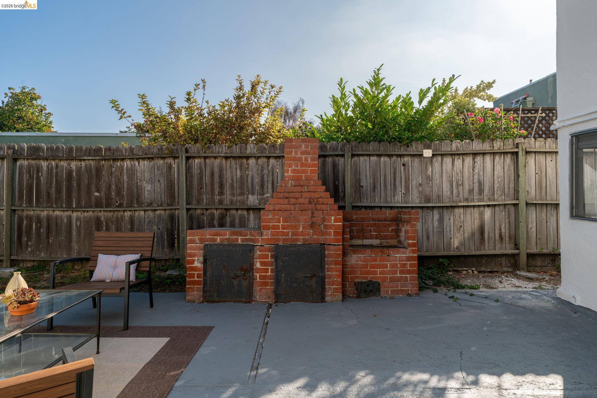 1527 Blake St