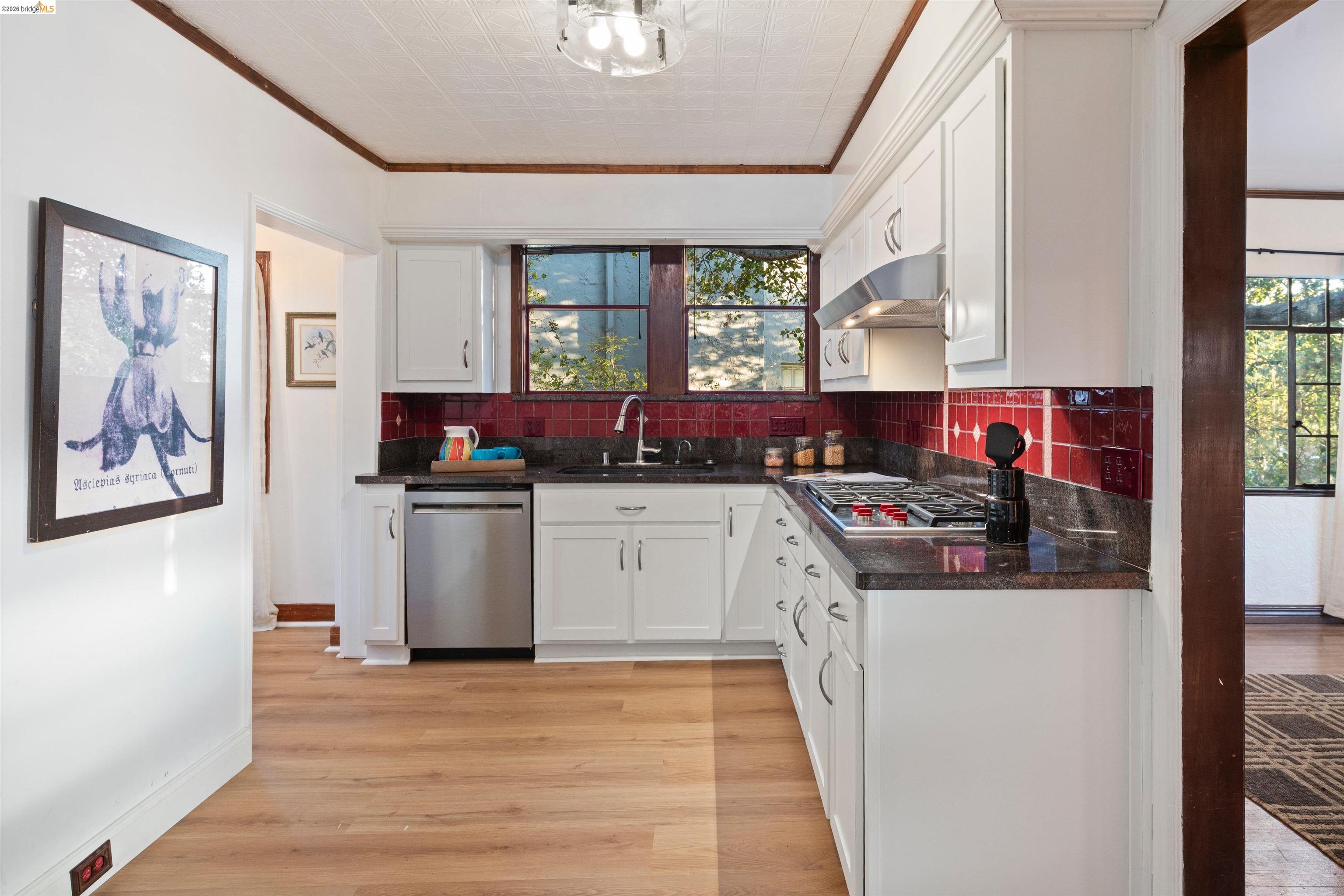 1101 Amador Ave