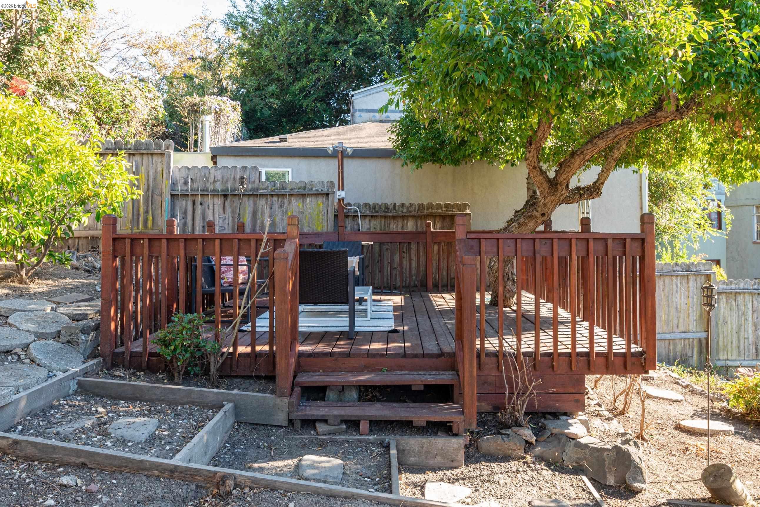 1101 Amador Ave