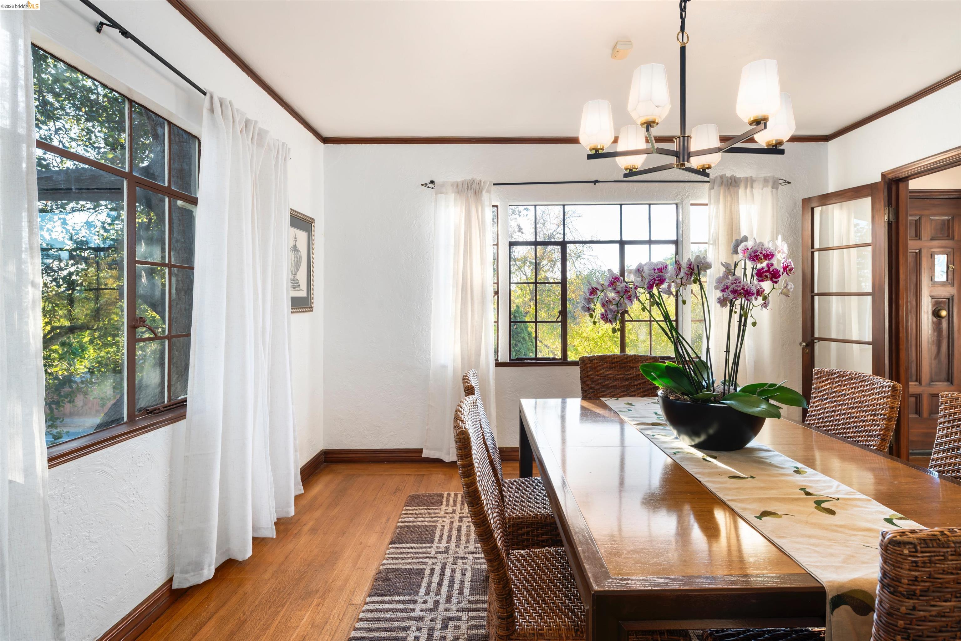 1101 Amador Ave
