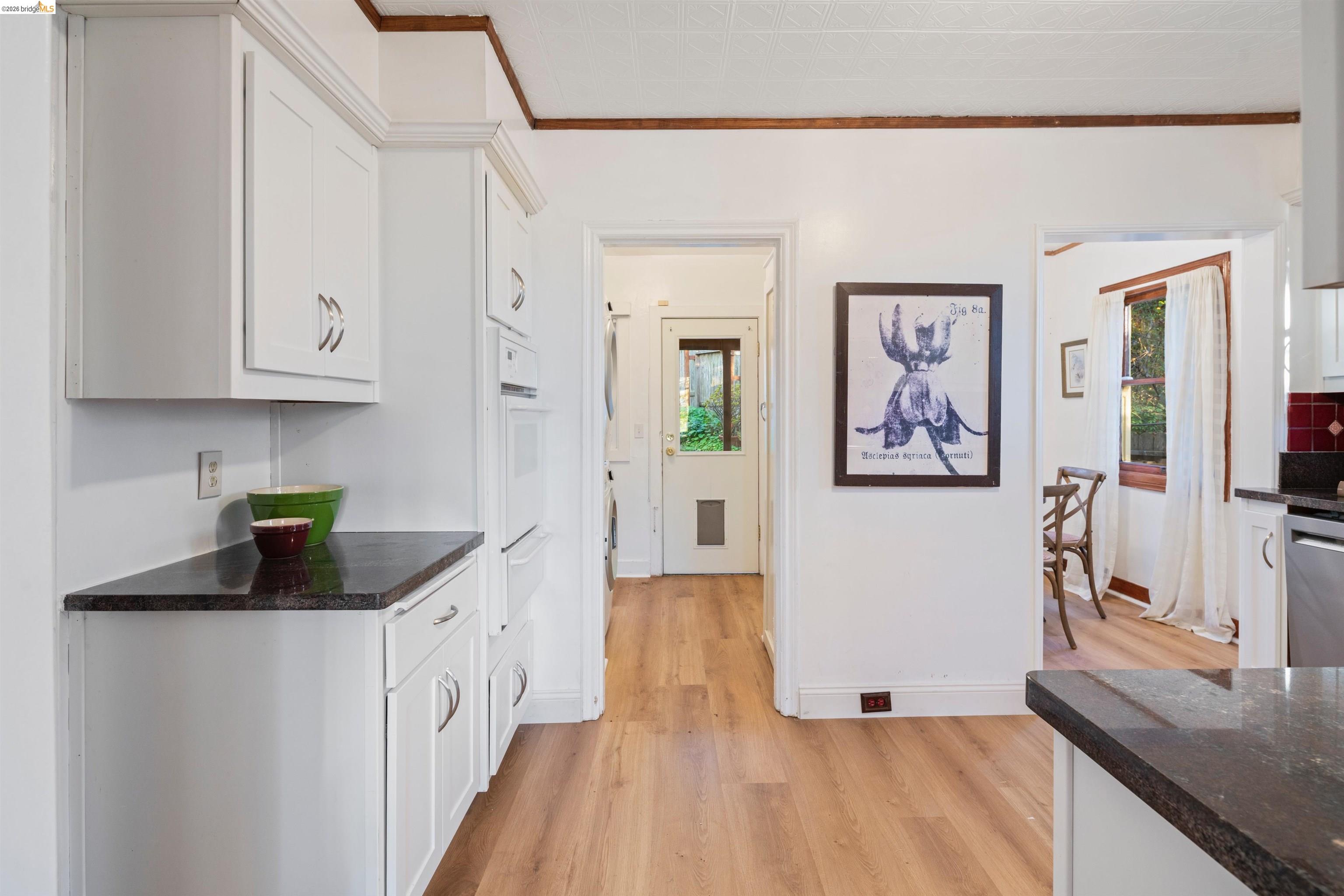 1101 Amador Ave