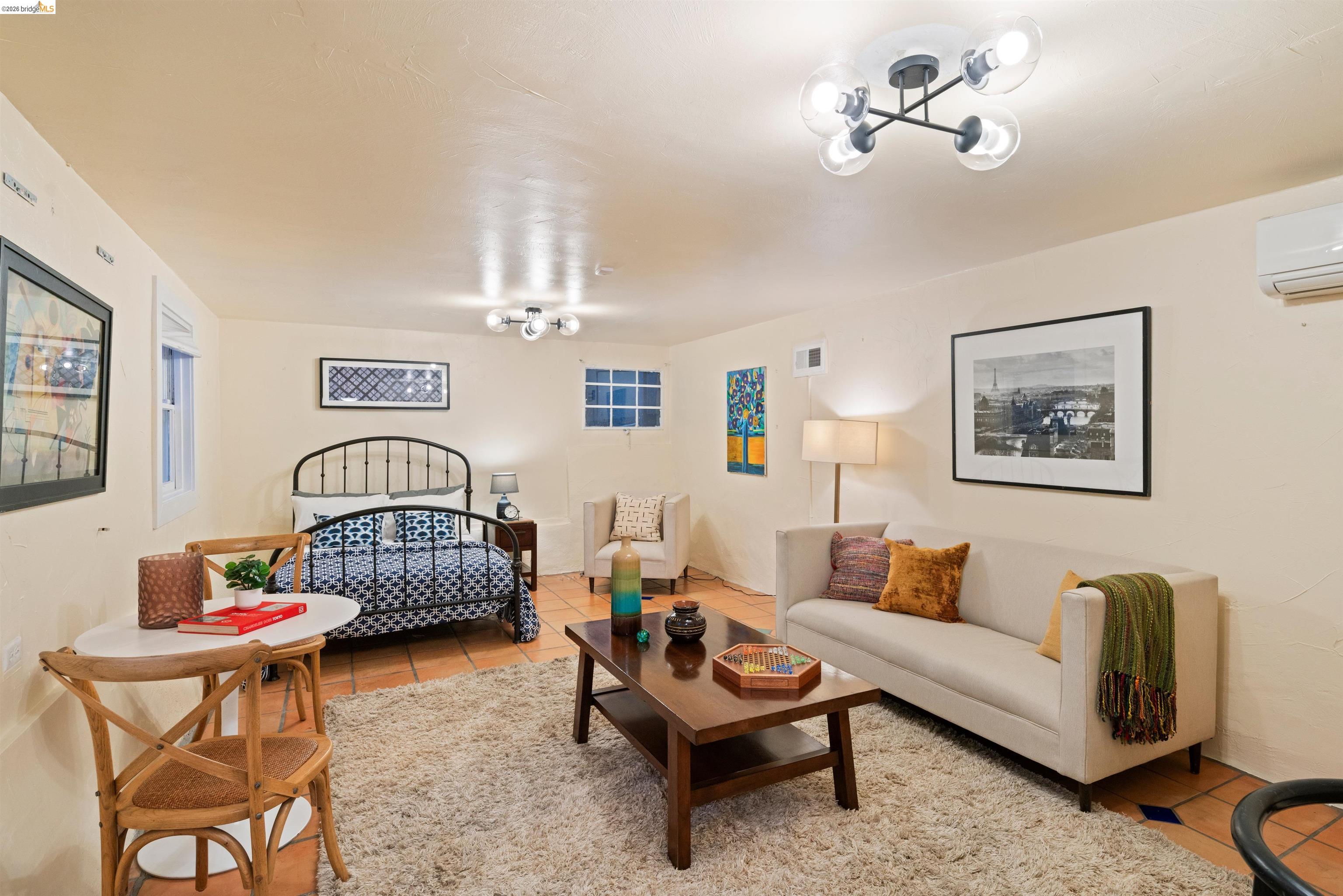 1101 Amador Ave
