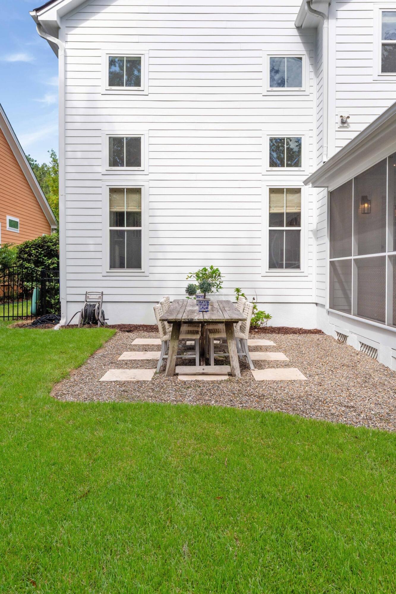 1777 Wellstead Street