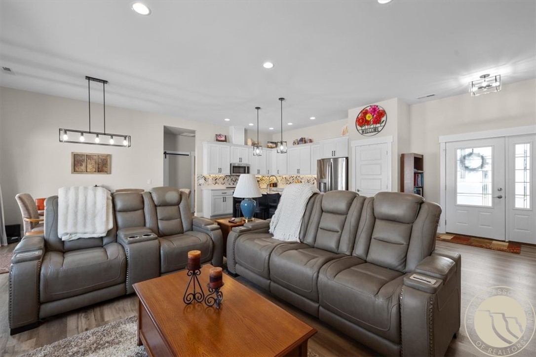 3110 Falcon Circle