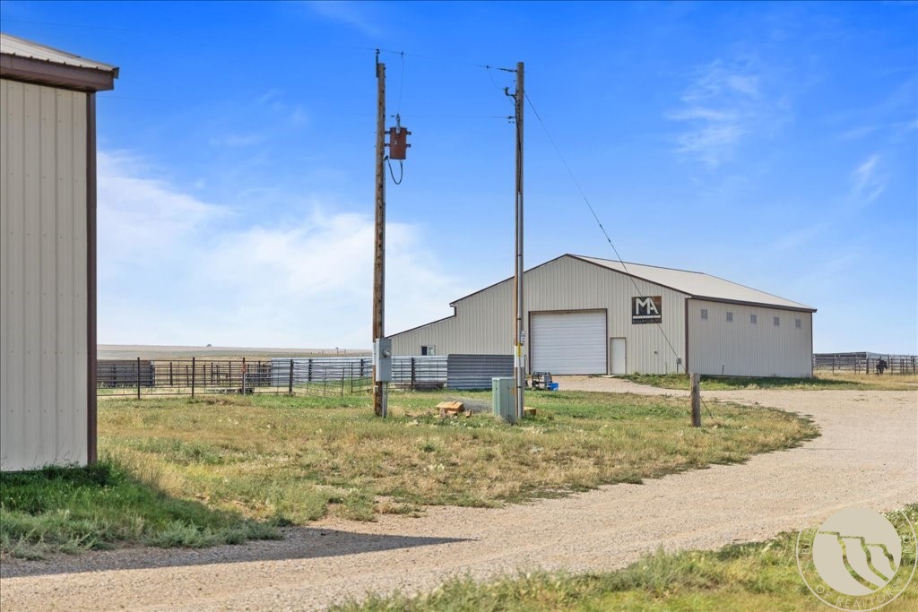 102310 US Hwy 87 S