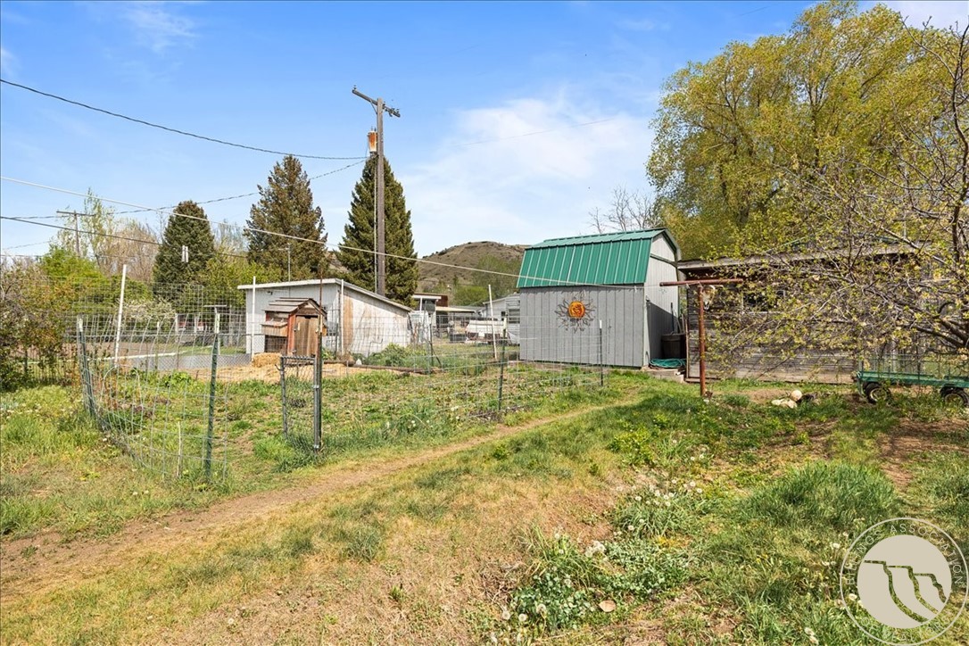 135 S Montana Avenue