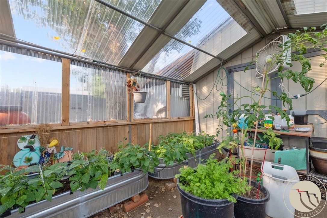 1722 Cheryl St.