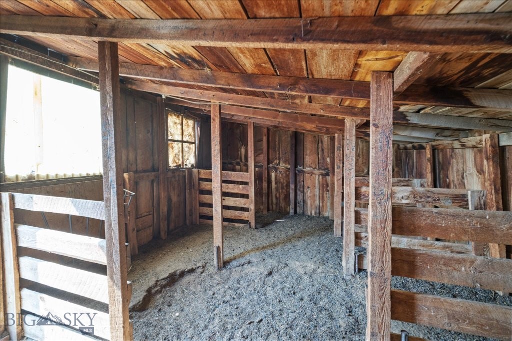 102310 Highway 87 E