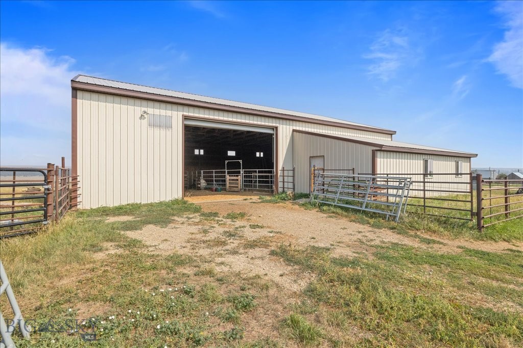 102310 Highway 87 E