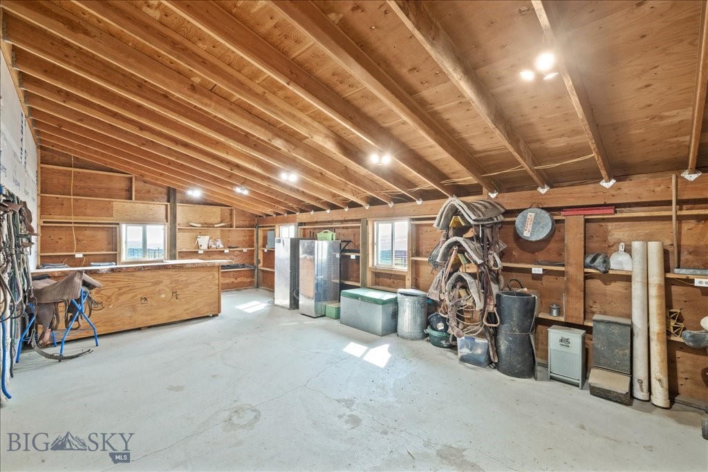 102310 Highway 87 E