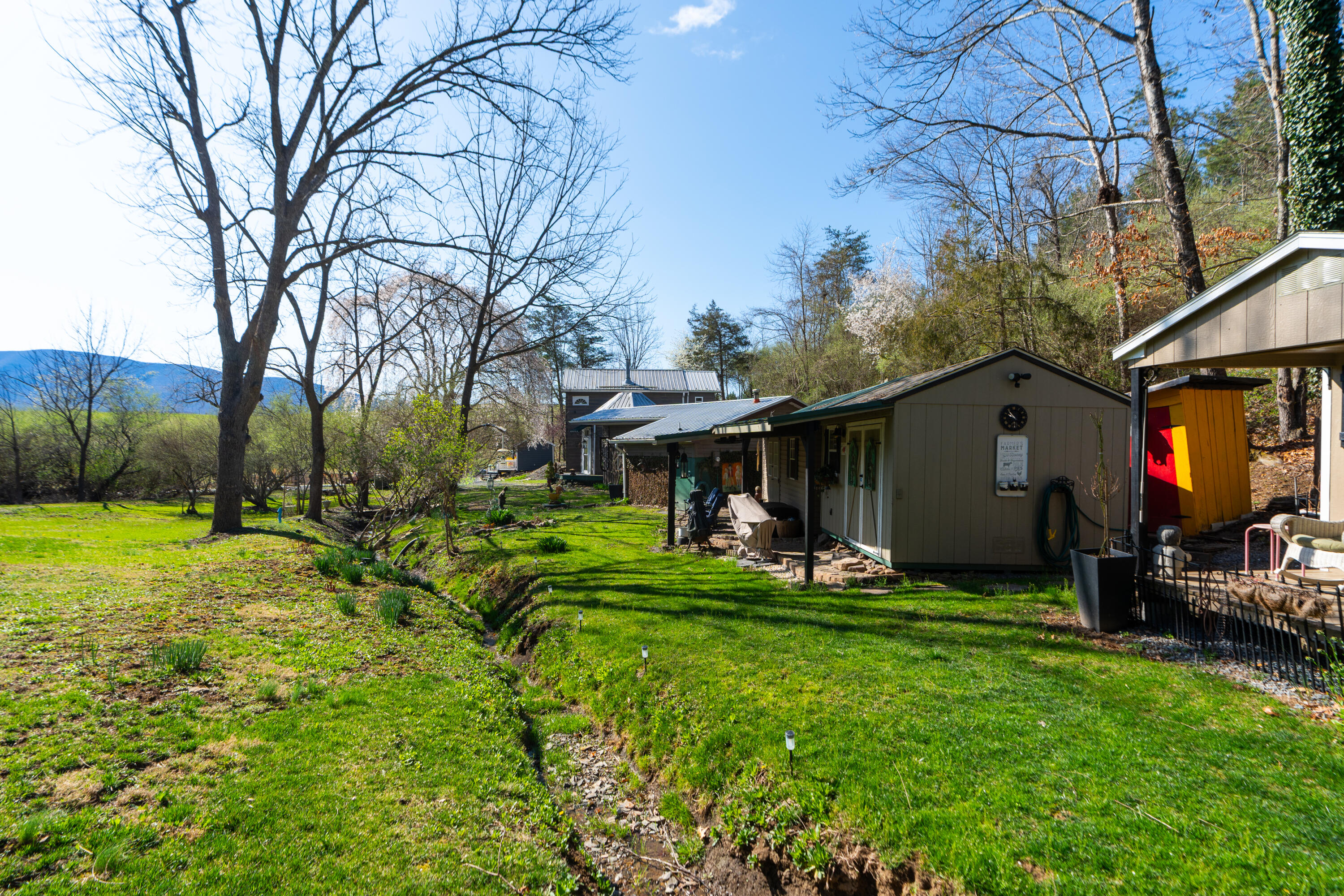 2665 Deerfield Valley Road Rd