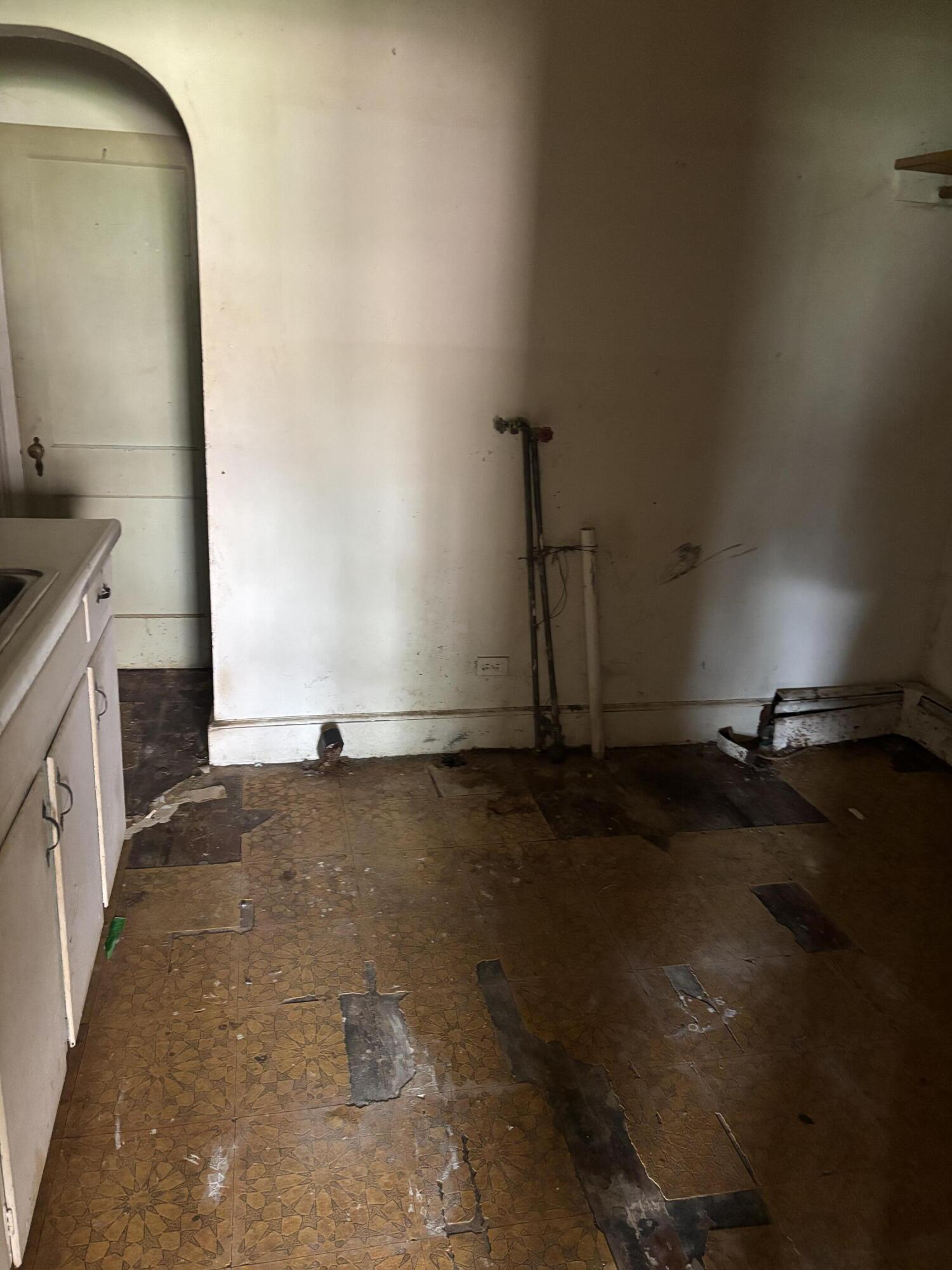 1351 Kelvin Grove