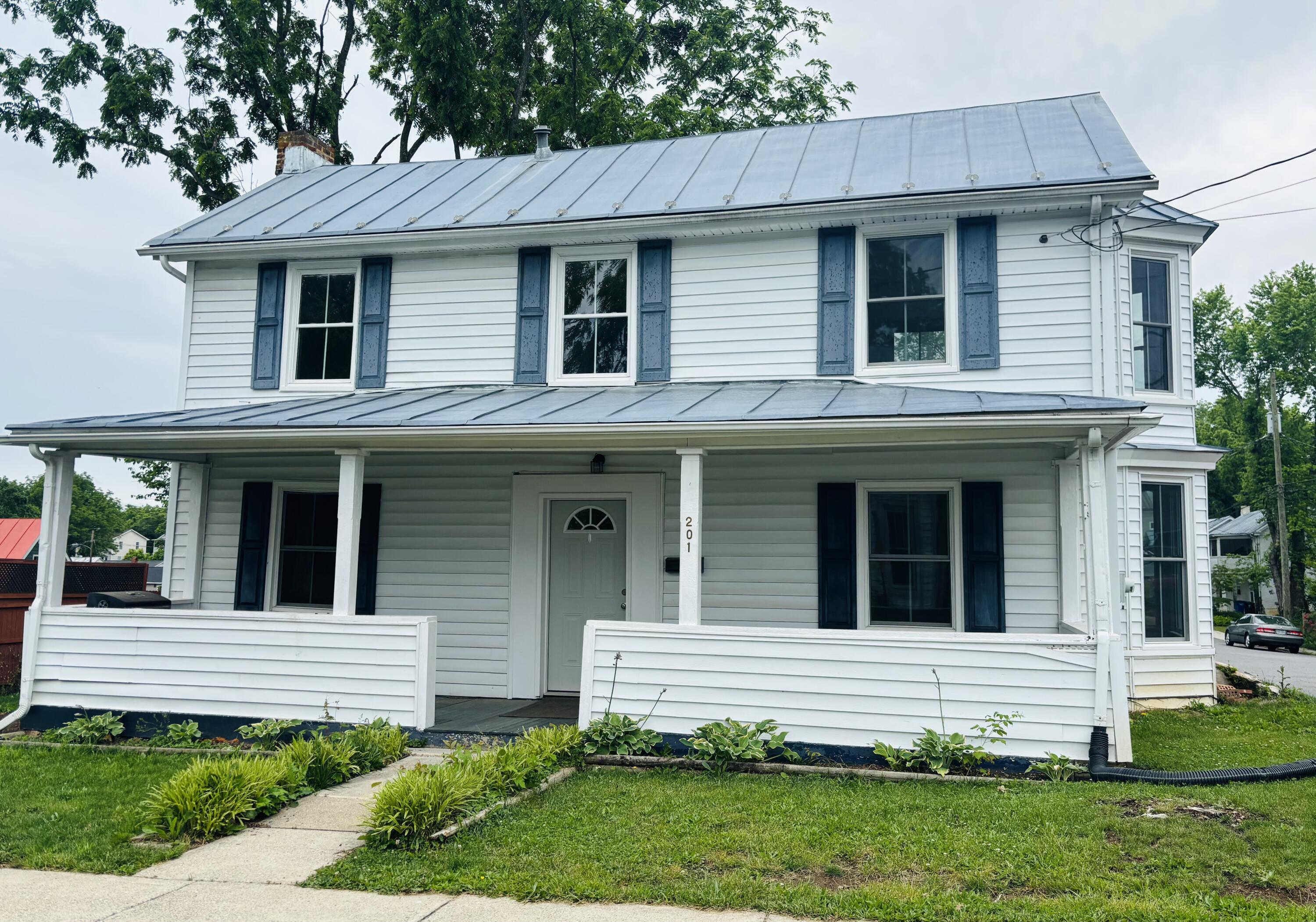 201 Fuller St