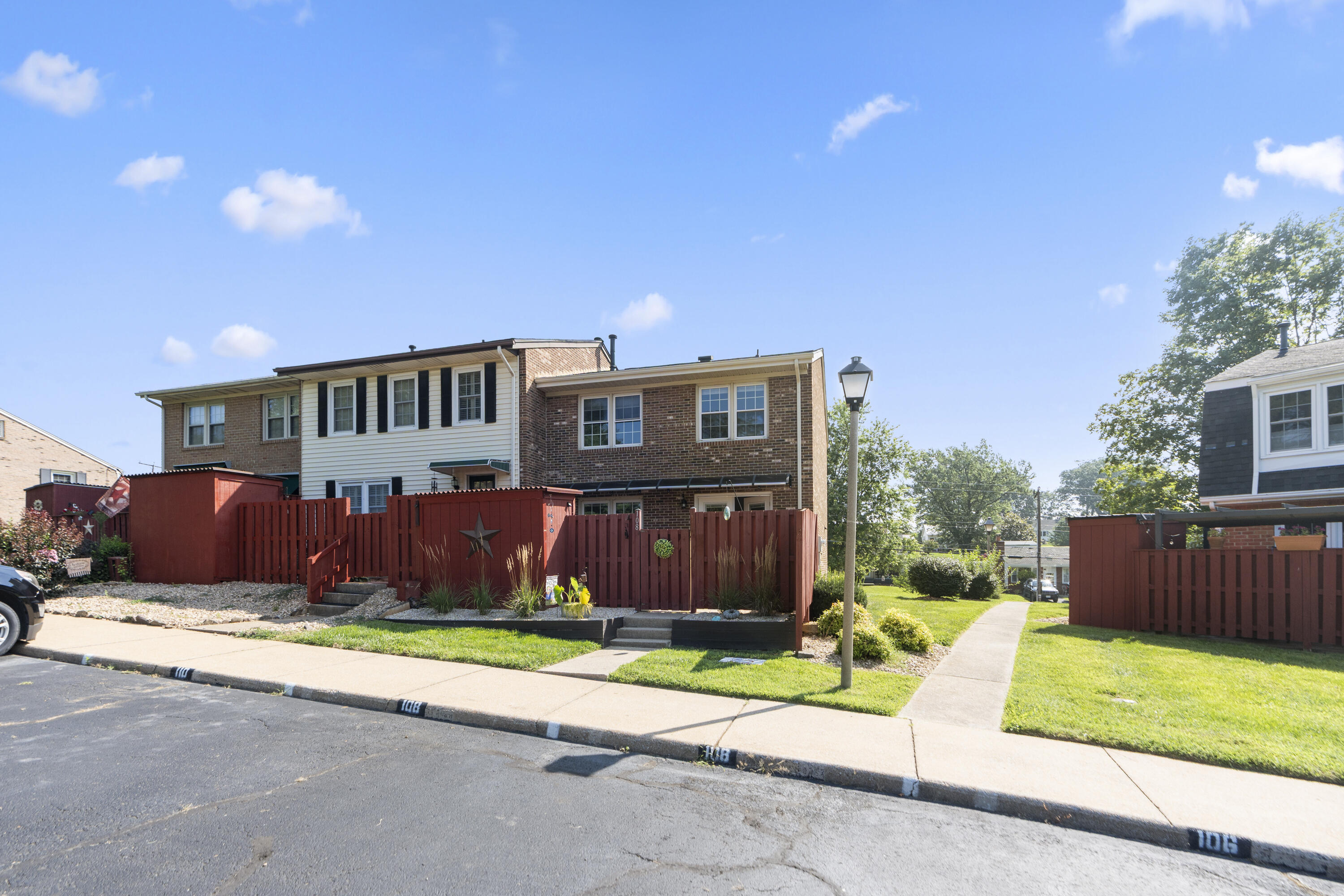 108 Essex Dr