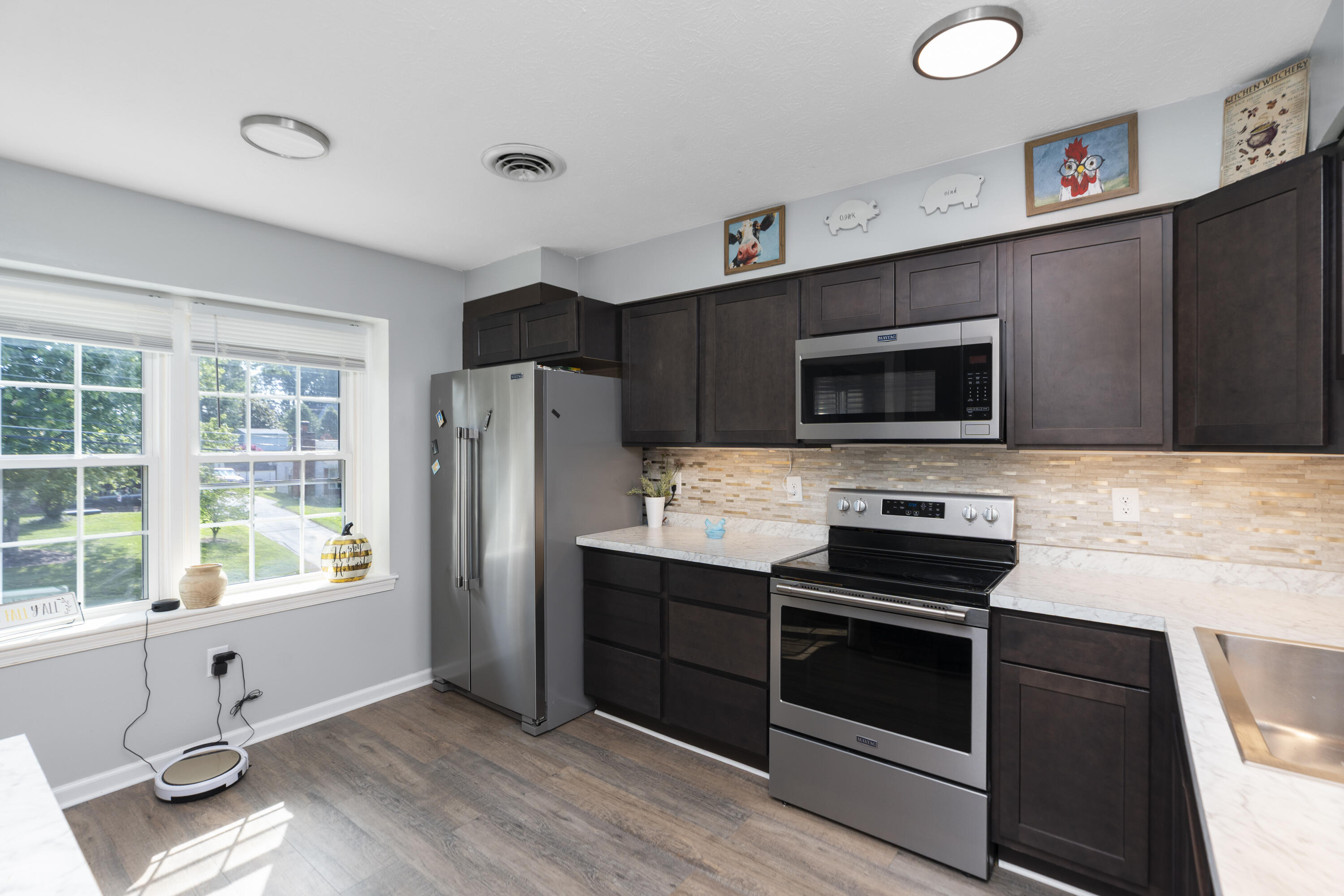 108 Essex Dr