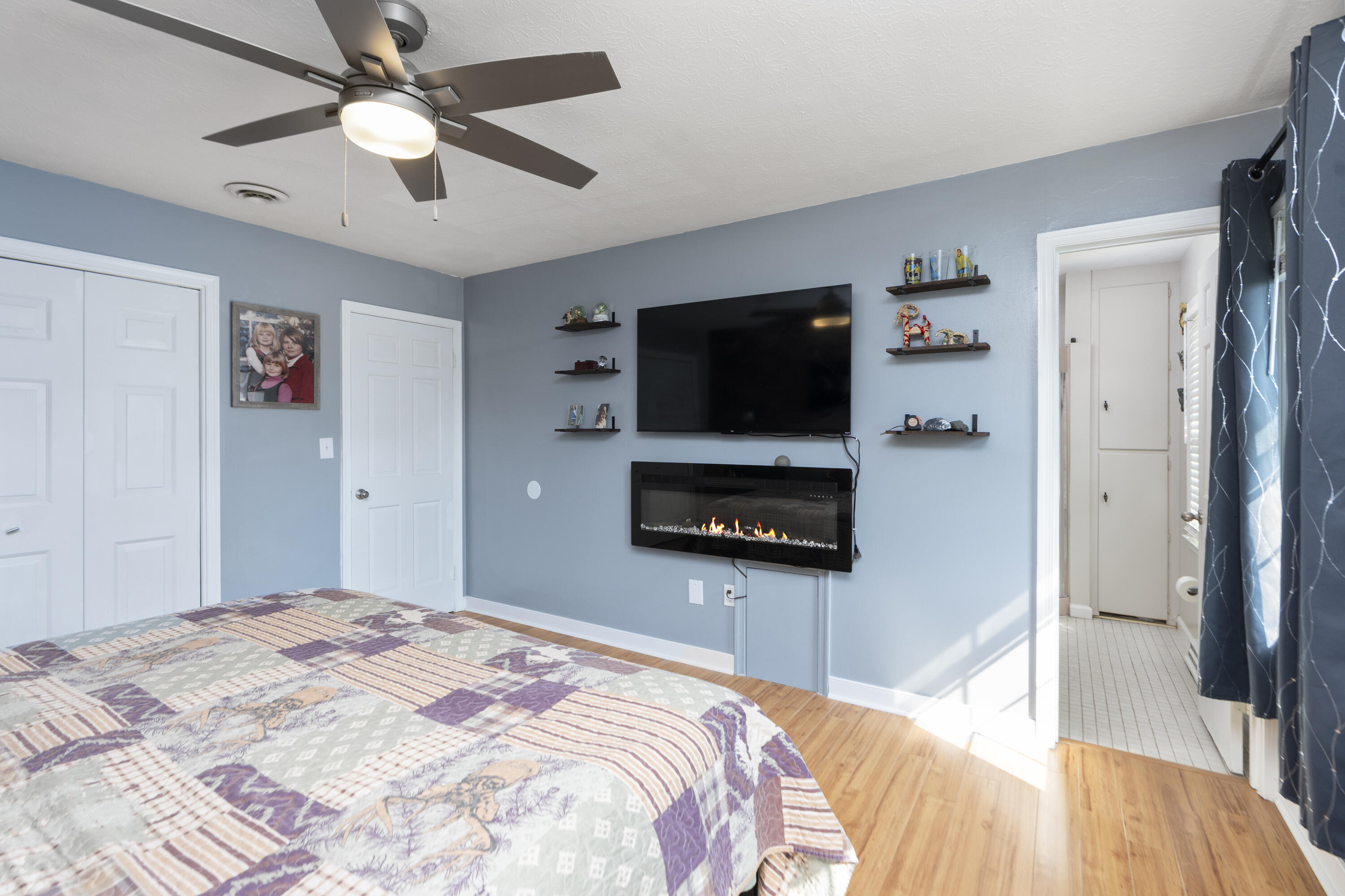 108 Essex Dr