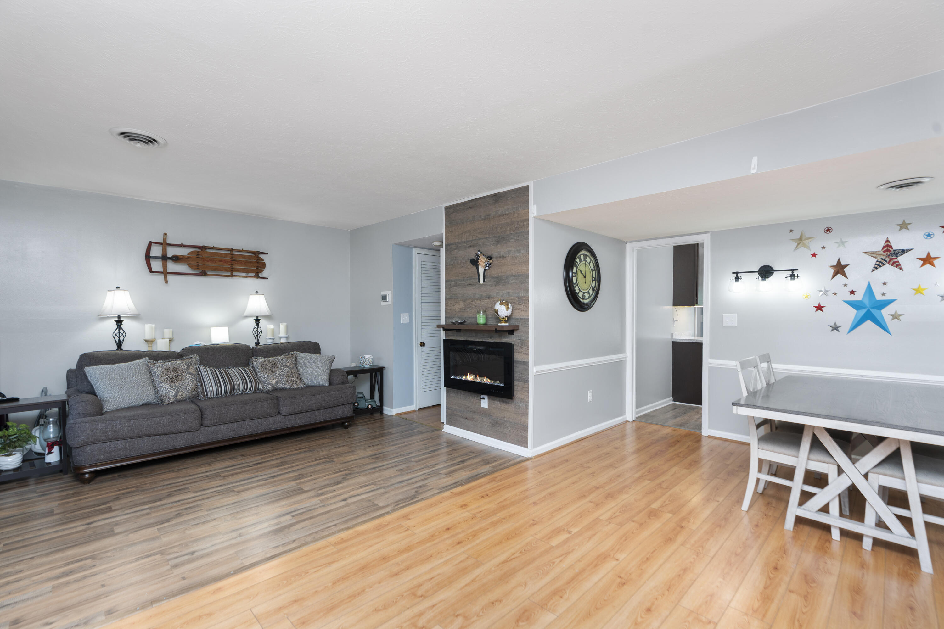 108 Essex Dr