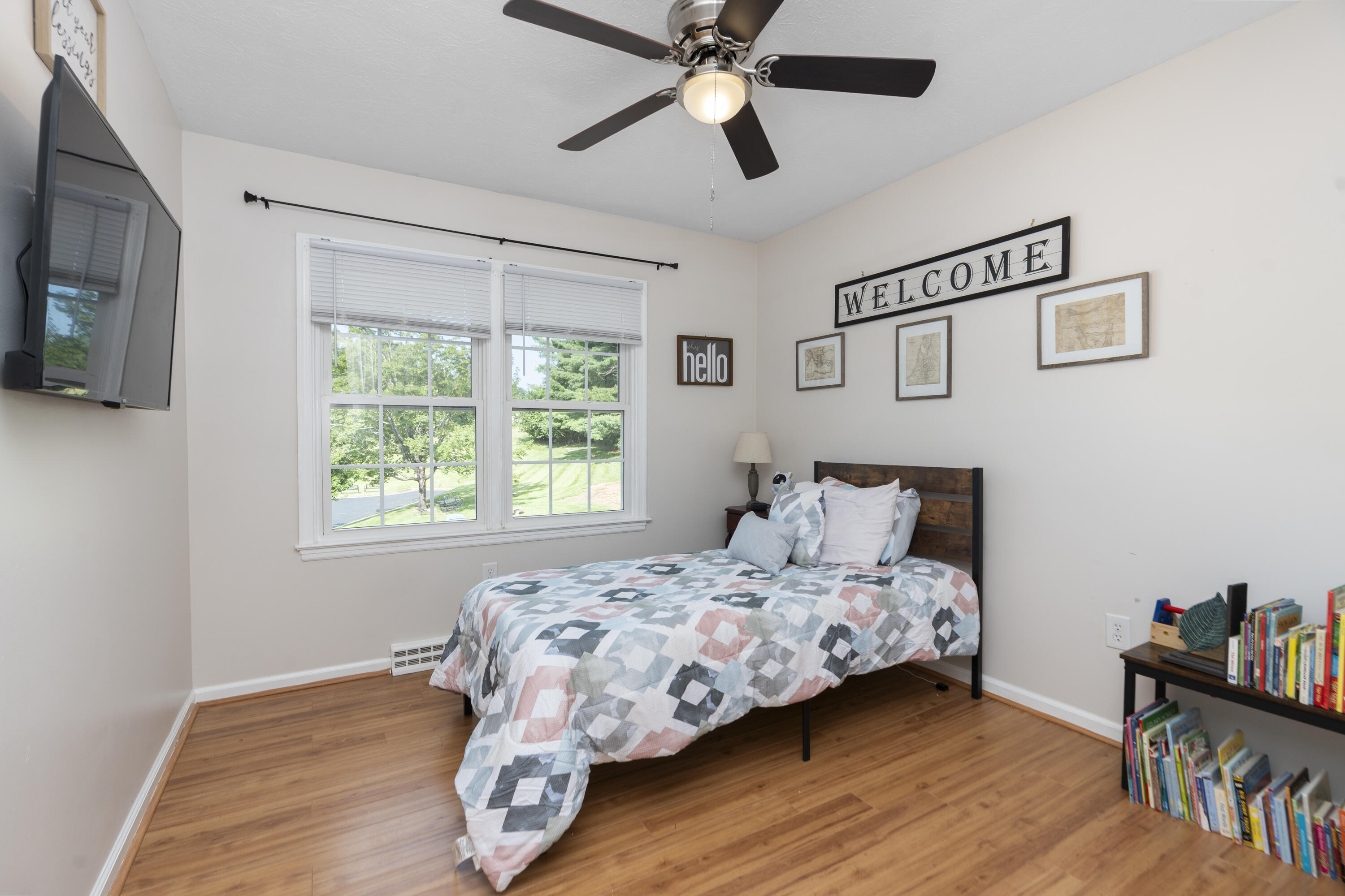108 Essex Dr