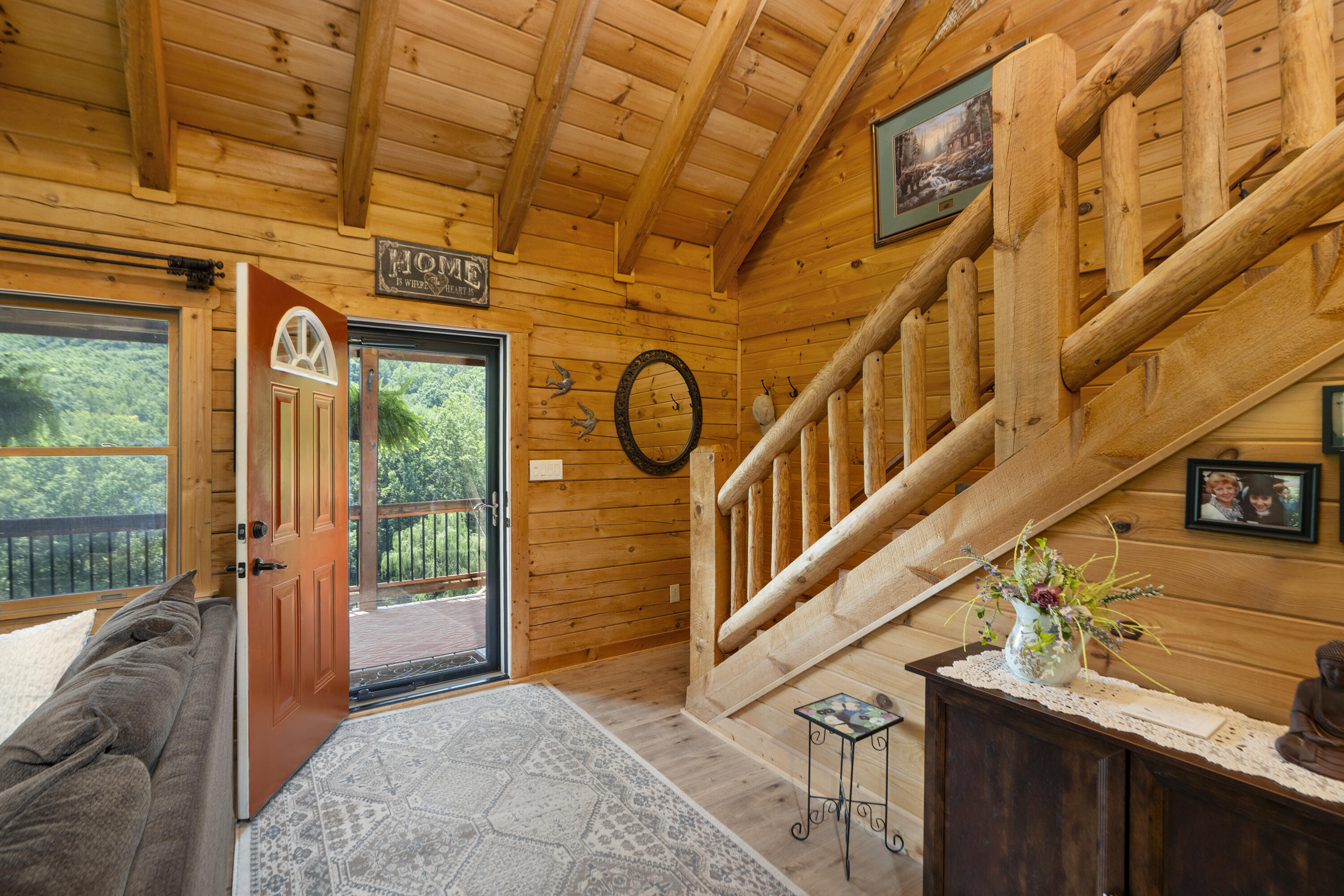 440 Hollow Ln