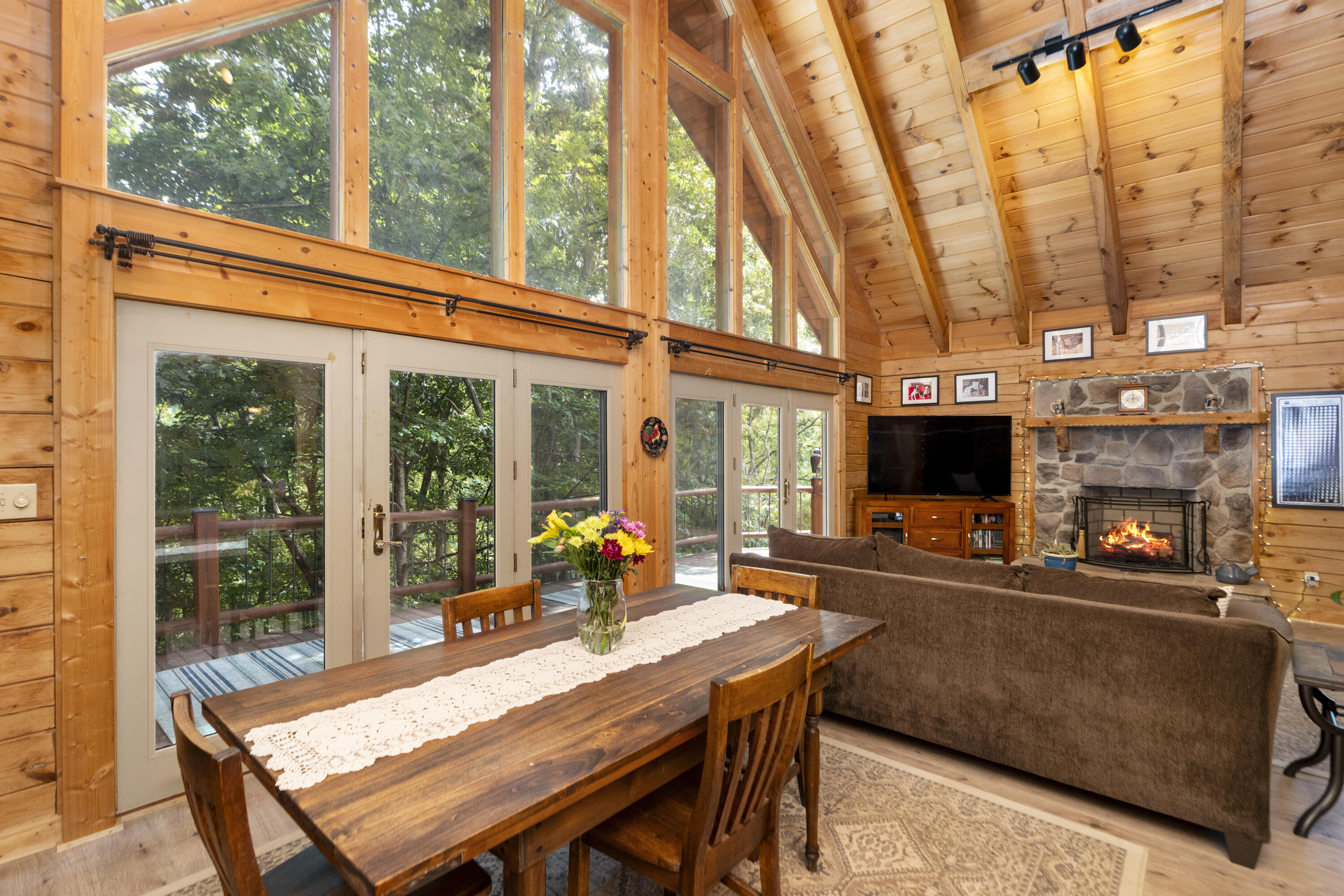 440 Hollow Ln