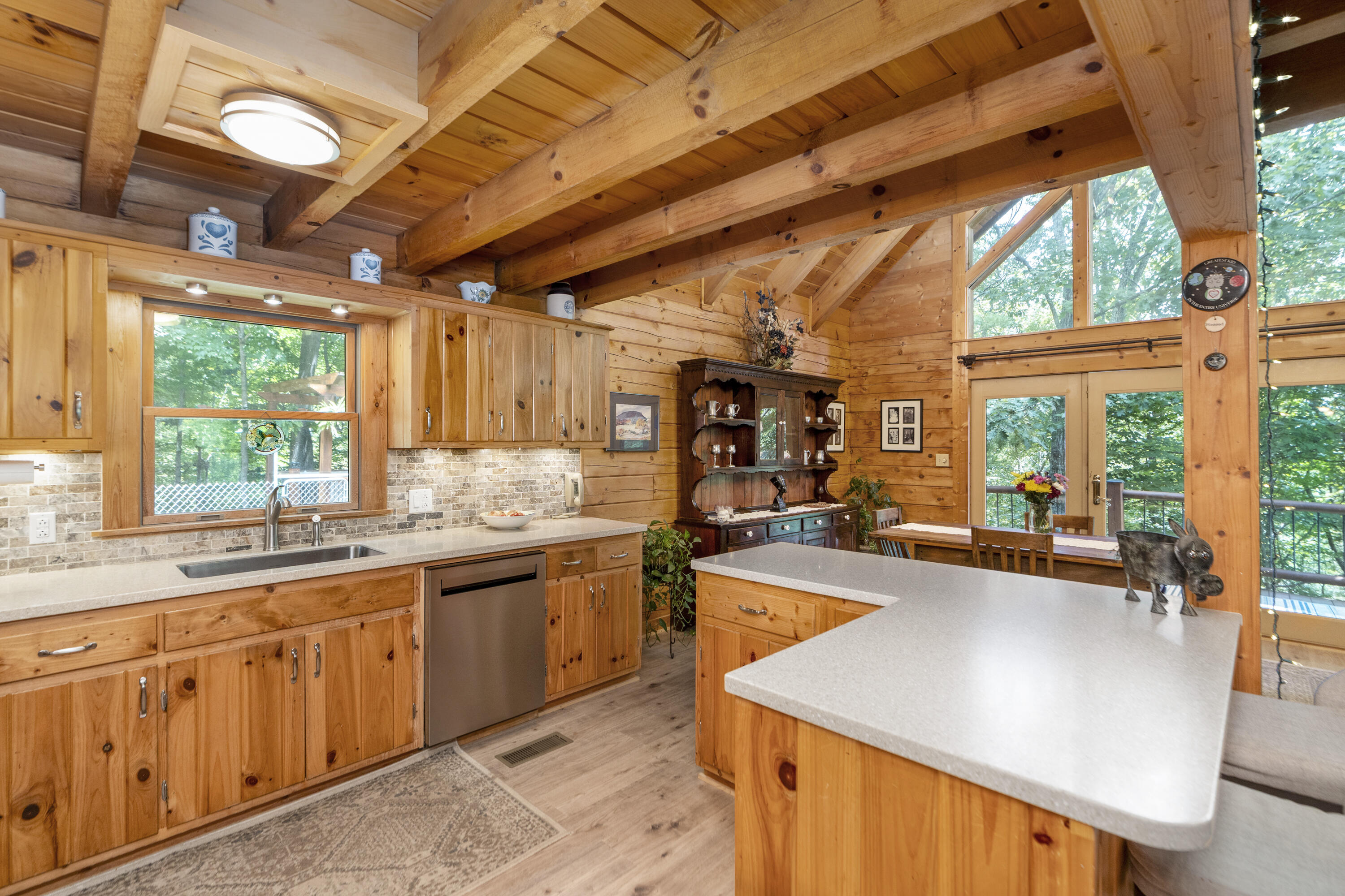 440 Hollow Ln