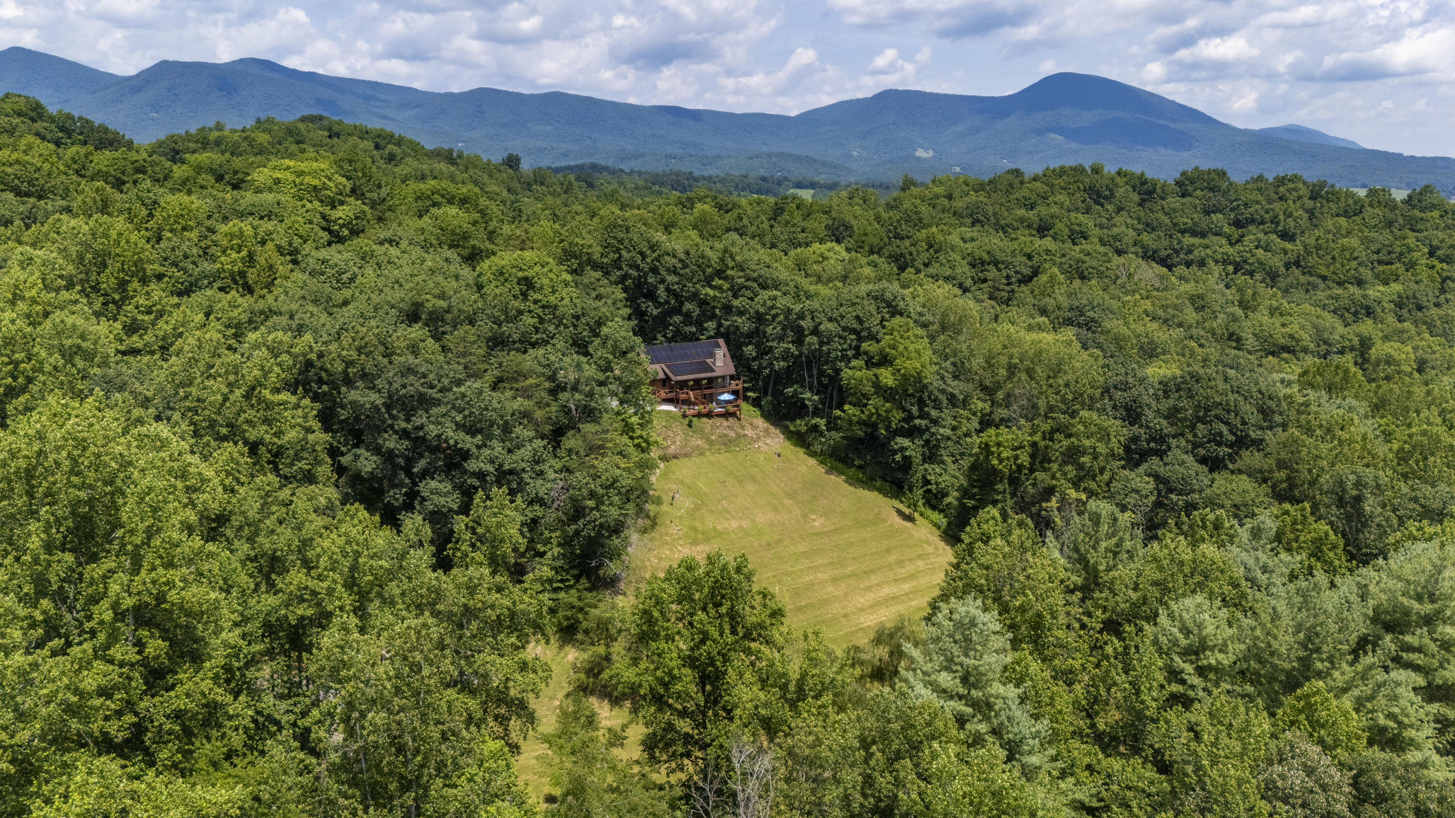 440 Hollow Ln