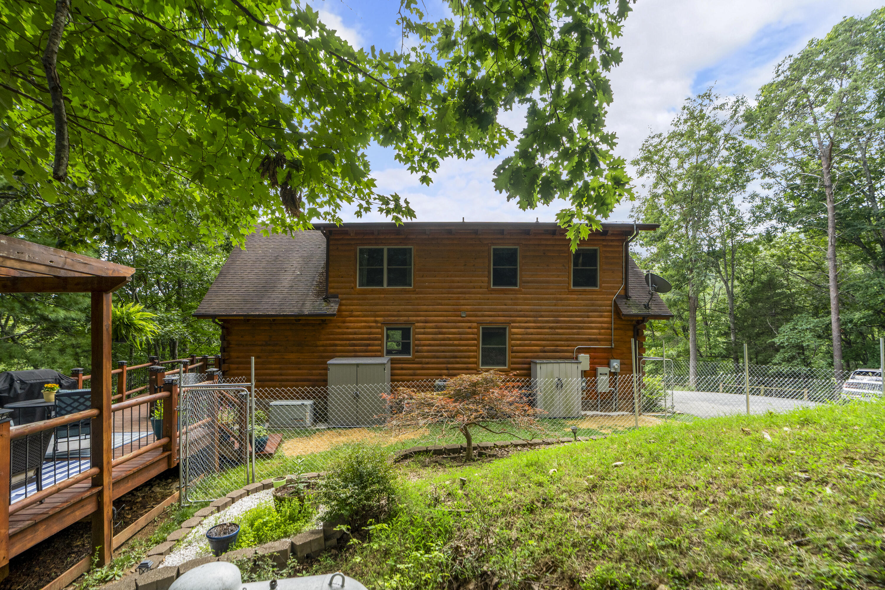 440 Hollow Ln