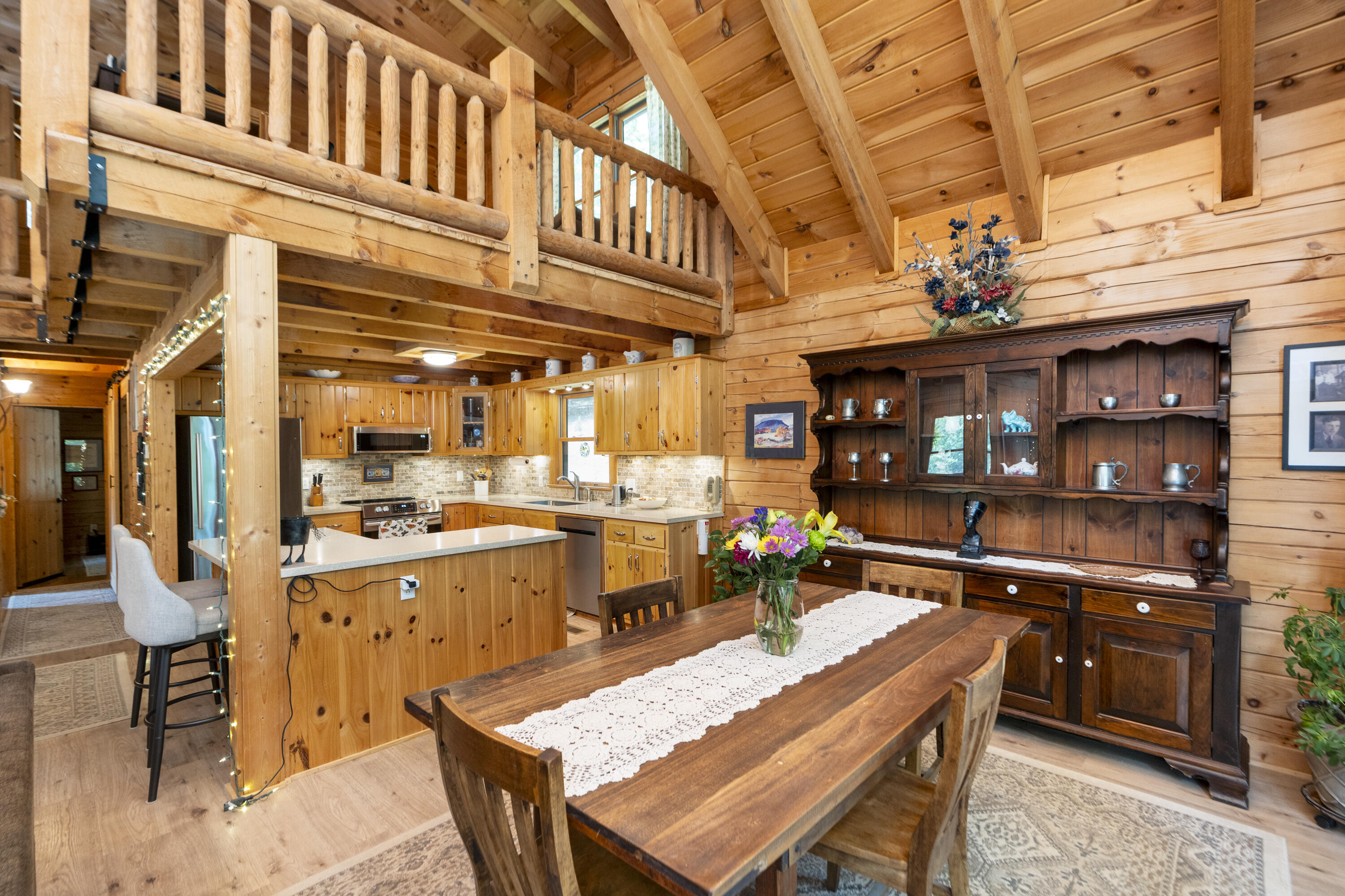 440 Hollow Ln