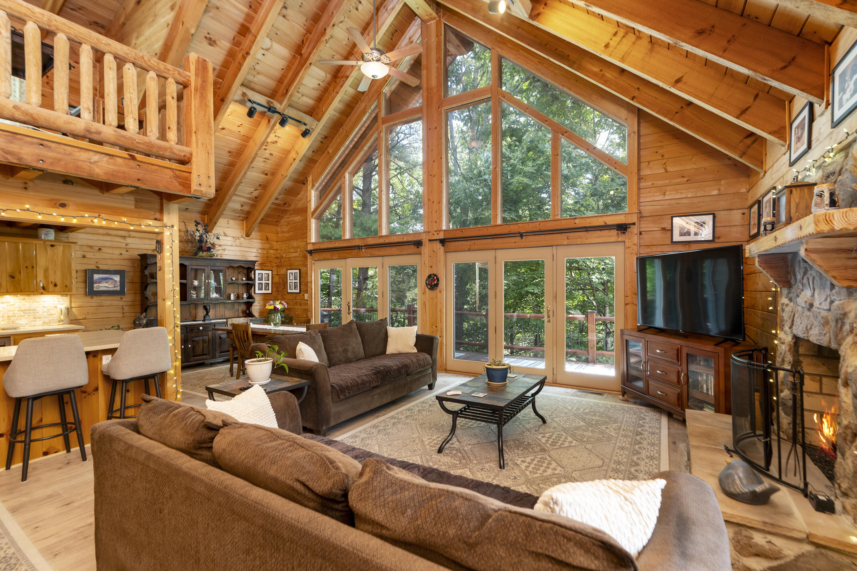 440 Hollow Ln